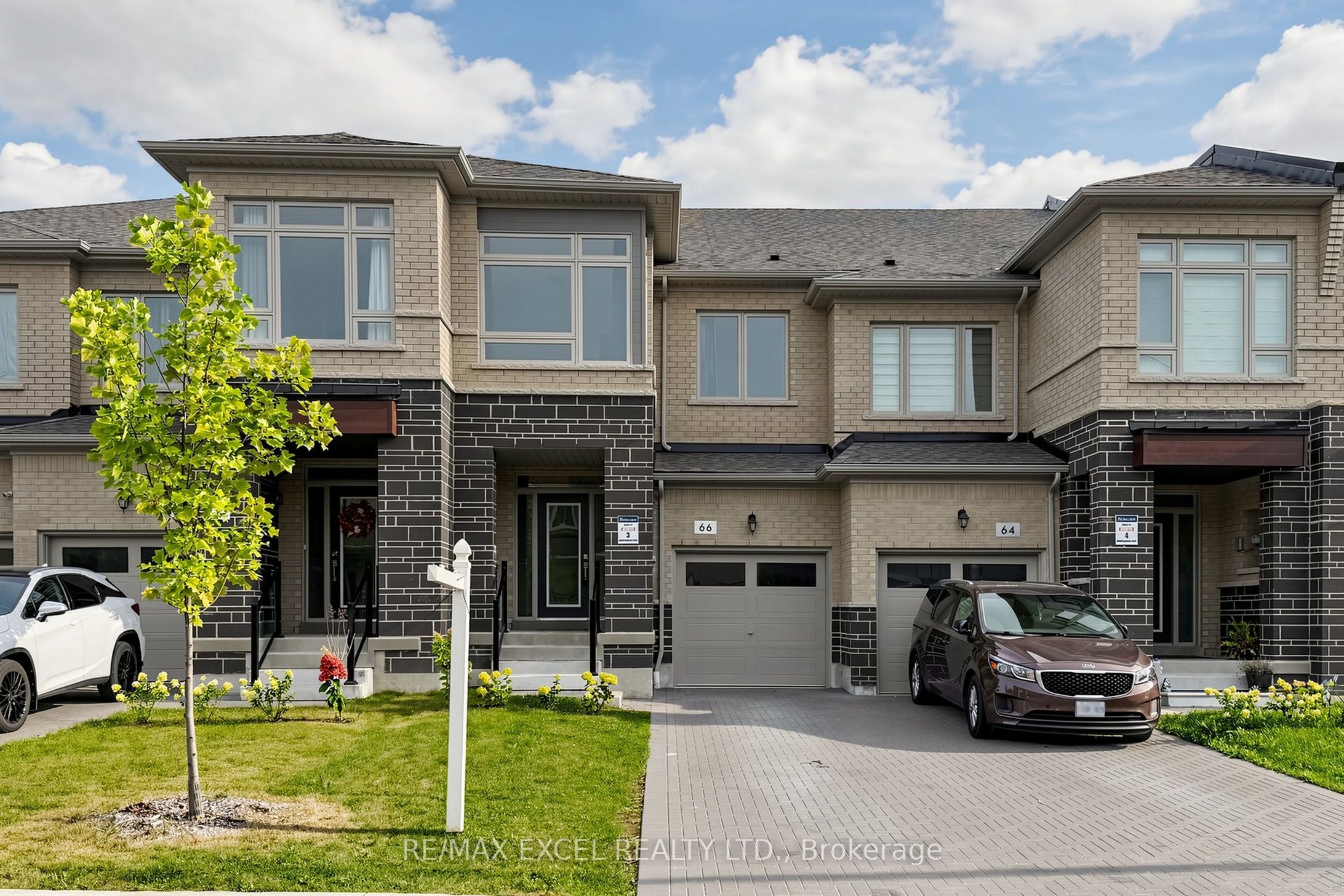 66 Mountainside Crescent, Whitby, ON L1R 0P4
