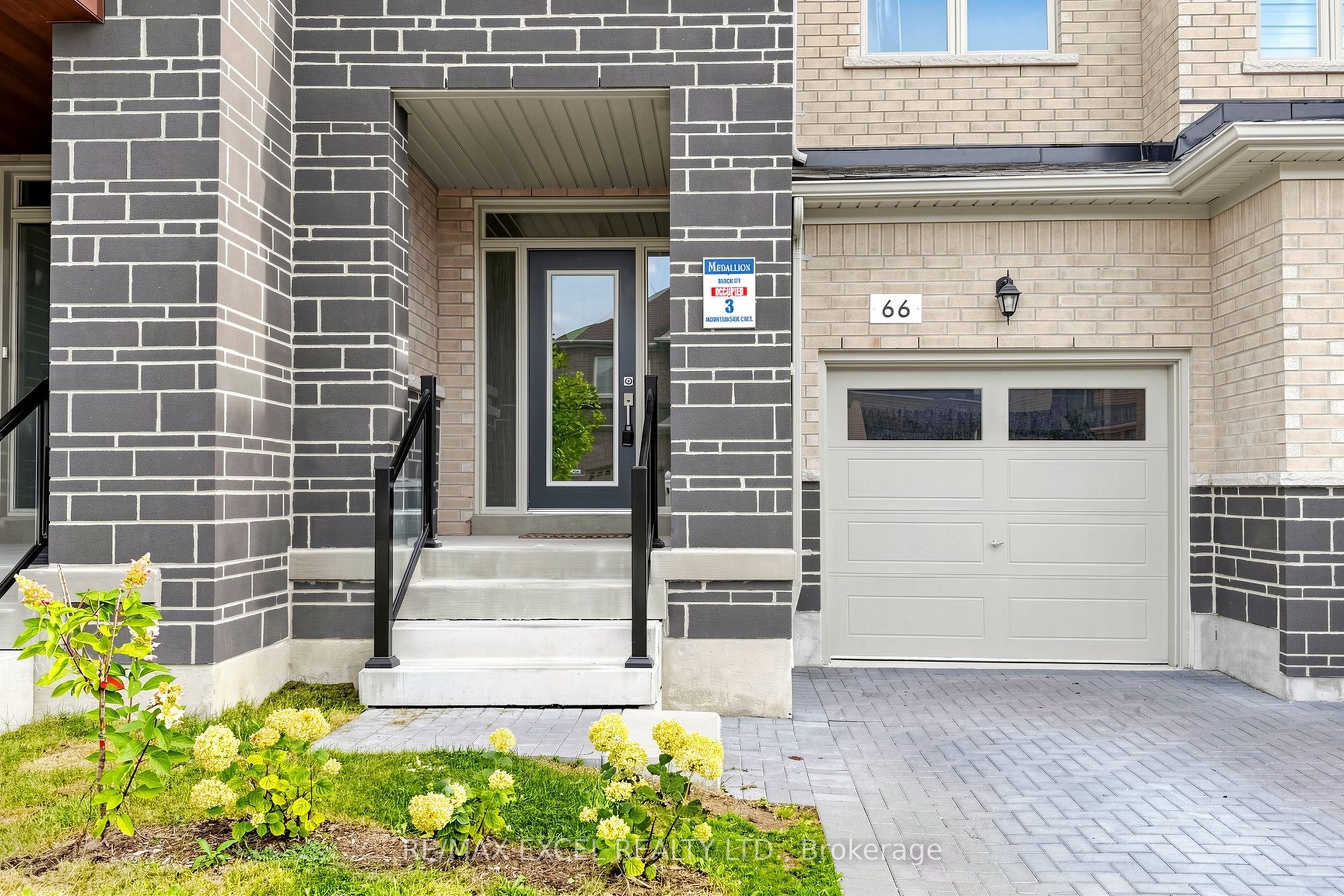 66 Mountainside Crescent, Whitby, ON L1R 0P4 photo 3