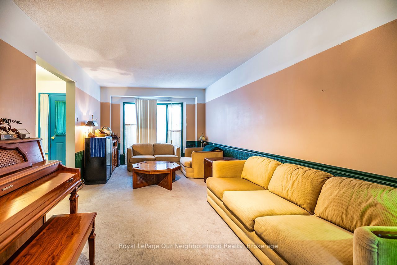 24 Coe Drive, Ajax, ON L1T 3H9