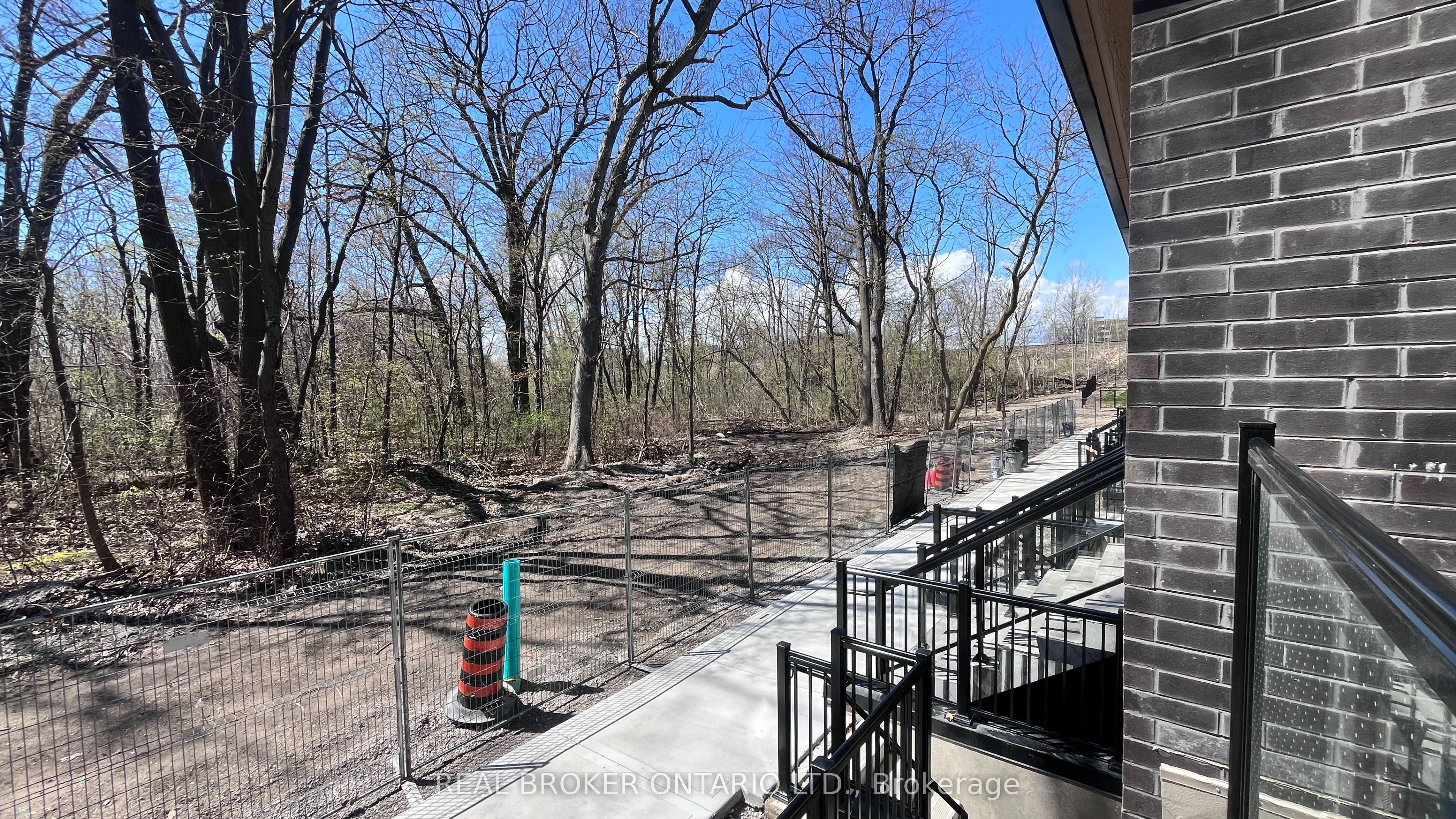 170 CLONMORE Drive 11, Toronto, ON M1N 1Y1 photo 4