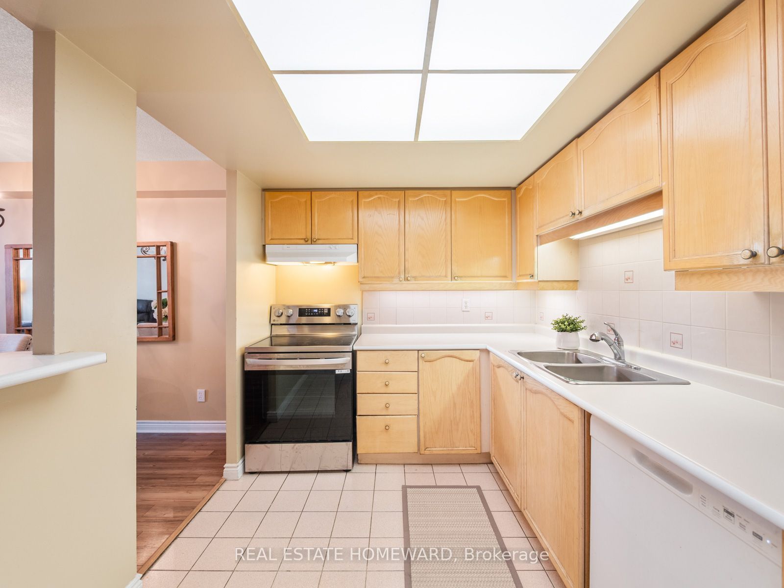 1091 Kingston Road 624, Toronto, ON M1N 4E5 photo 5