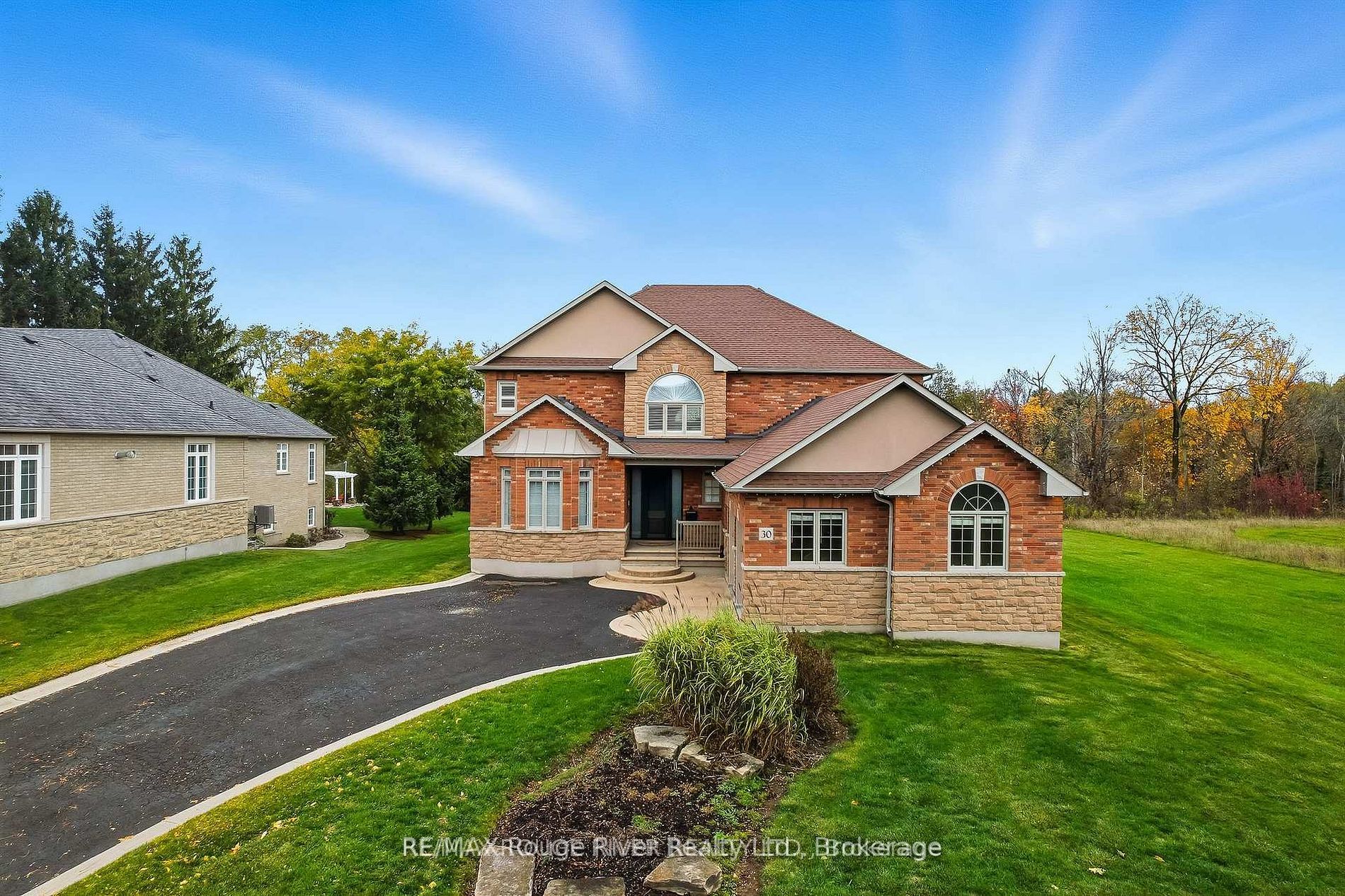 30 Hanover Court, Whitby, ON L1N 7J2 photo 4