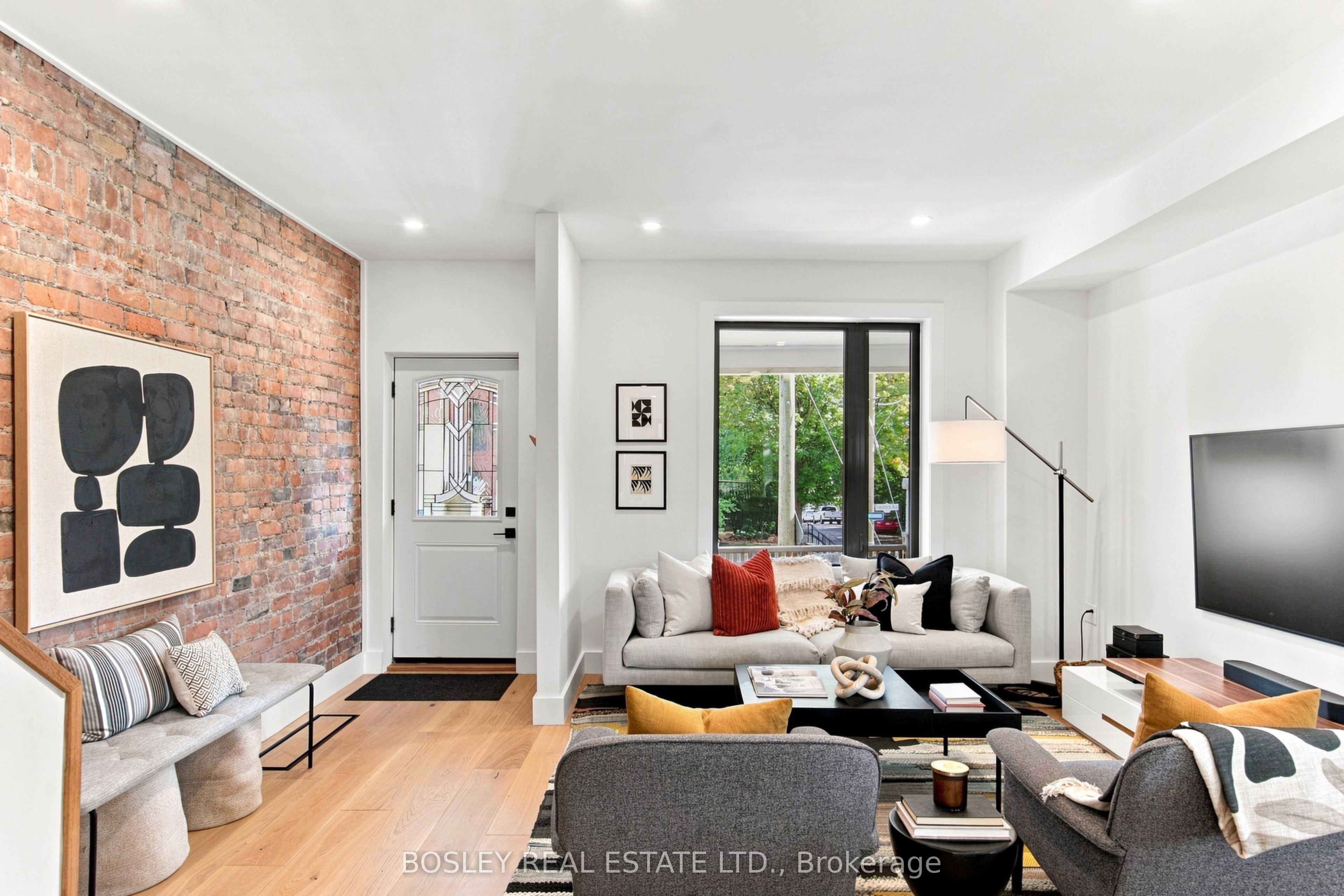 2 Sandford Avenue, Toronto, ON M4L 2E7 photo 4