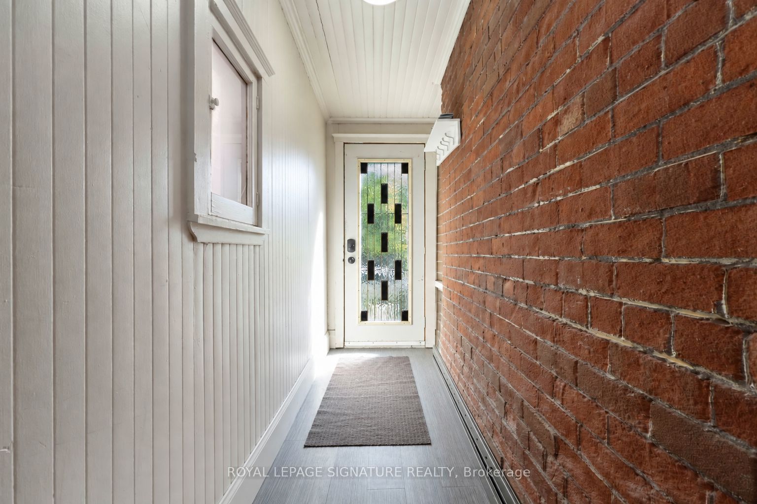 22 Curzon Street E Main, Toronto, ON M4M 3B4 photo 3