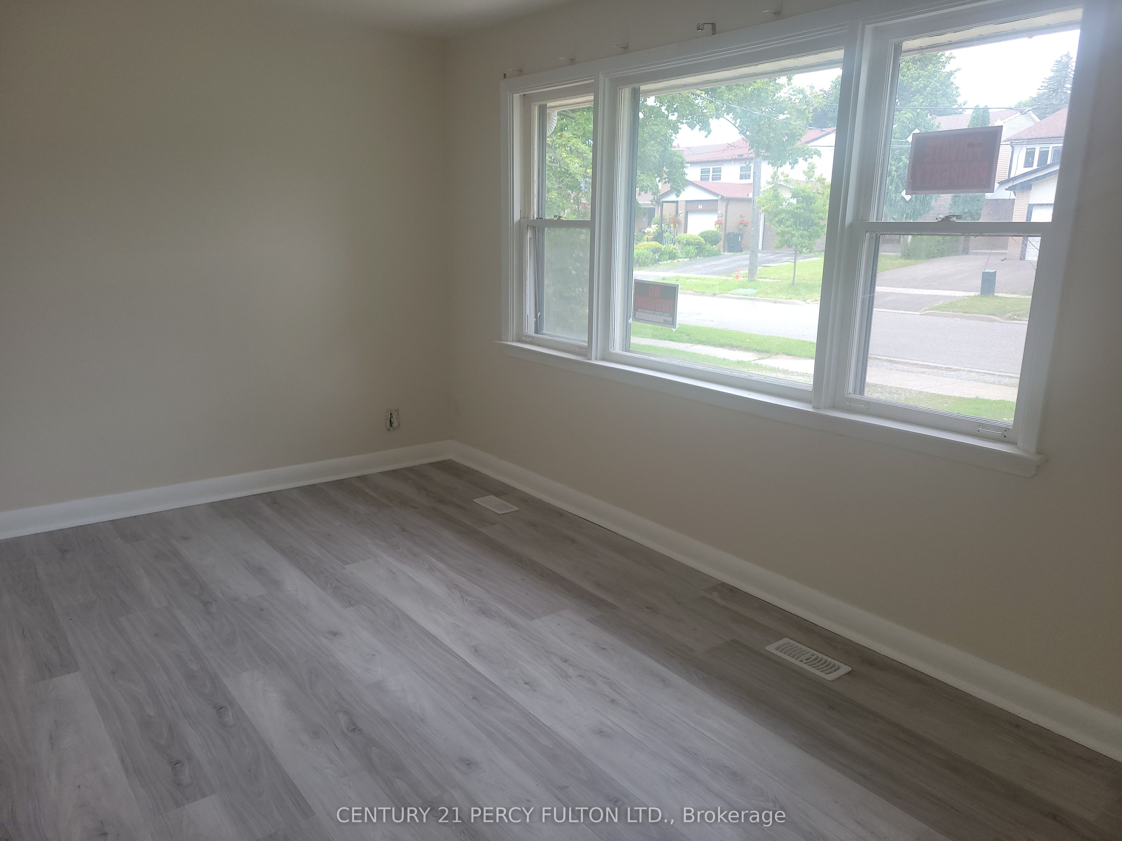 71 Grace Street, Toronto, ON M1J 2M6 photo 2