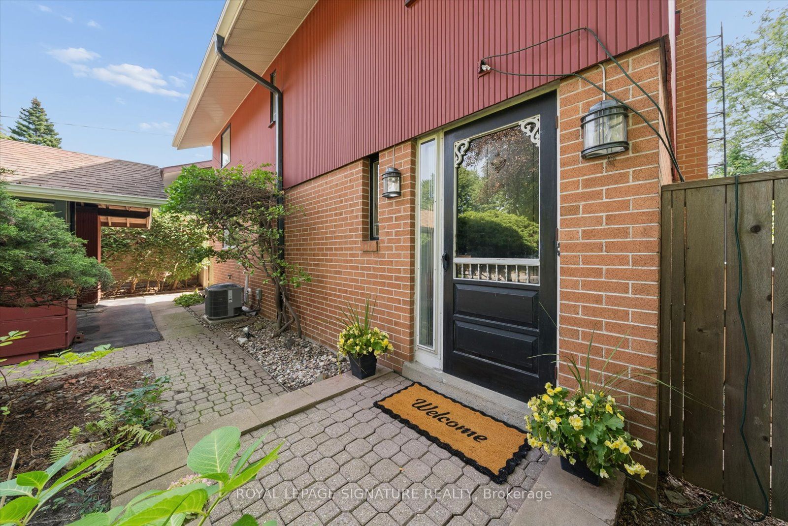 17 Lesterwood Crescent, Toronto, ON M1P 3L5 photo 3