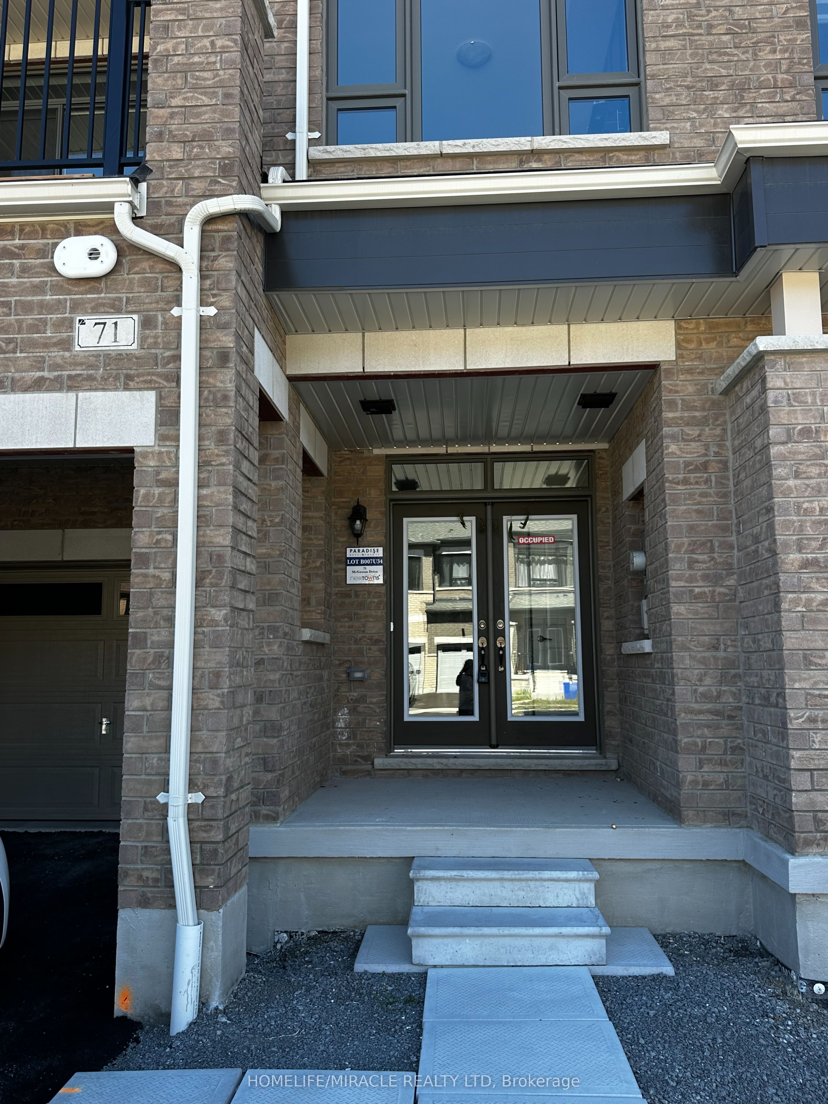 71 MCGOWAN Drive, Whitby, ON L1P 0S2 photo 2