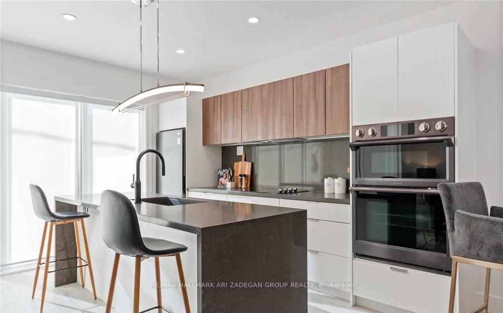 16 Minto Street 2, Toronto, ON M4L 1B6