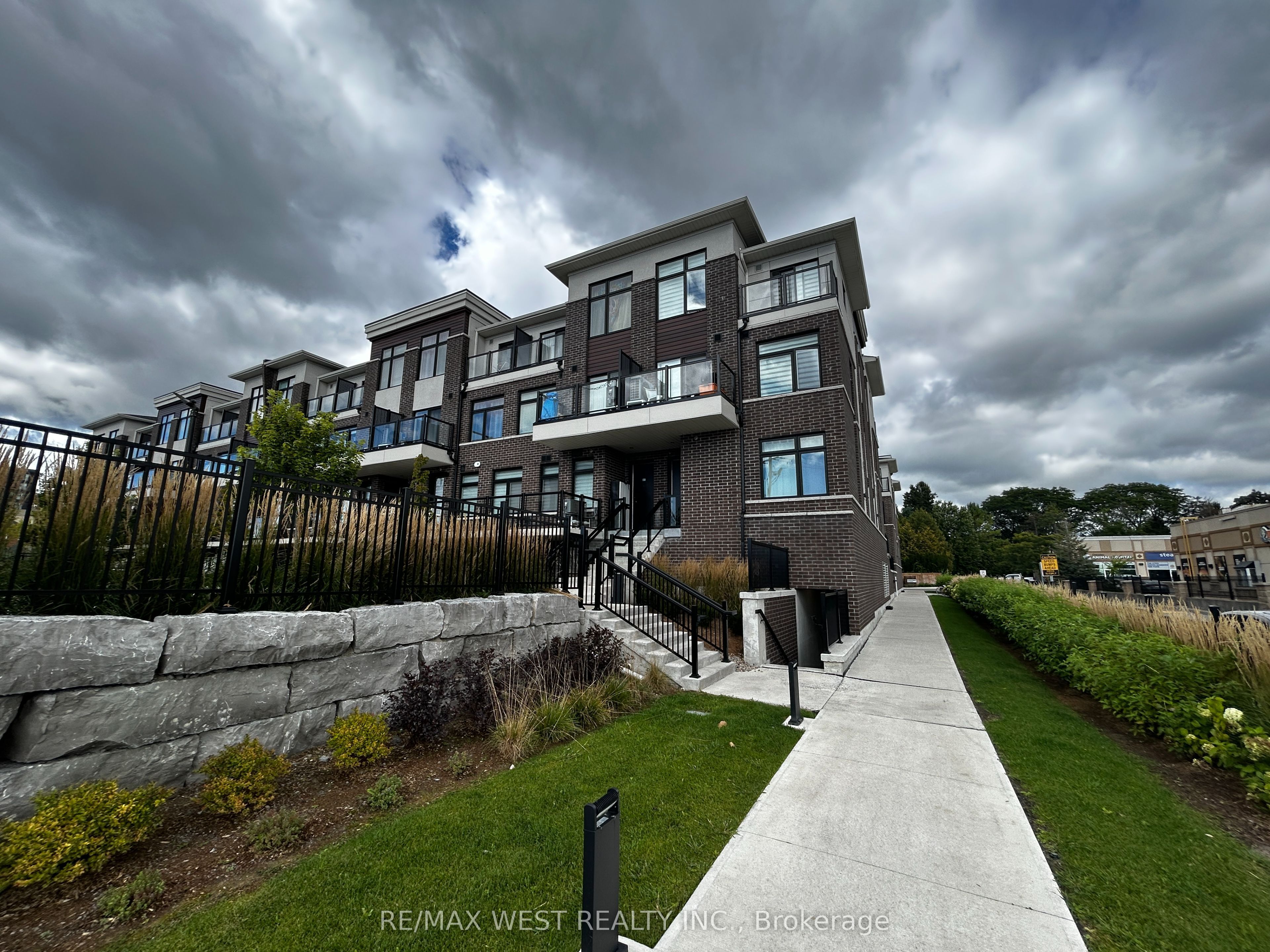 755 Omega Drive 216, Pickering, ON L1V 0H1