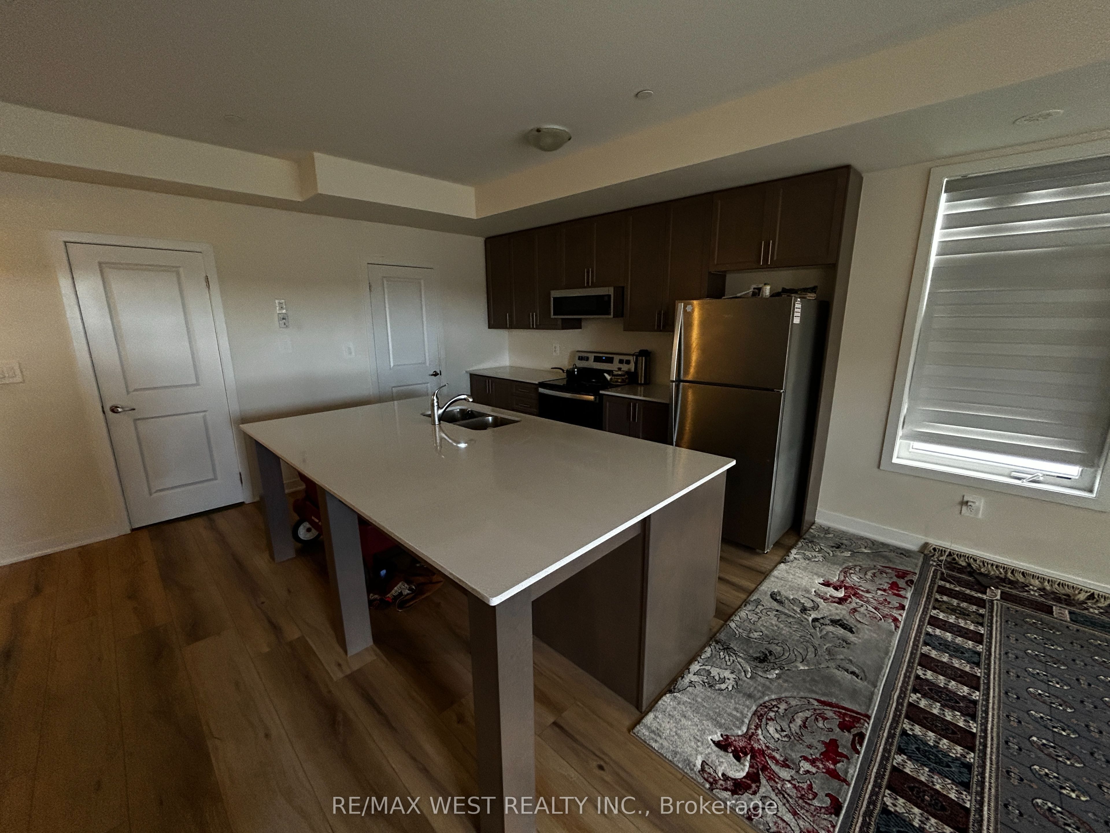 755 Omega Drive 216, Pickering, ON L1V 0H1 photo 3