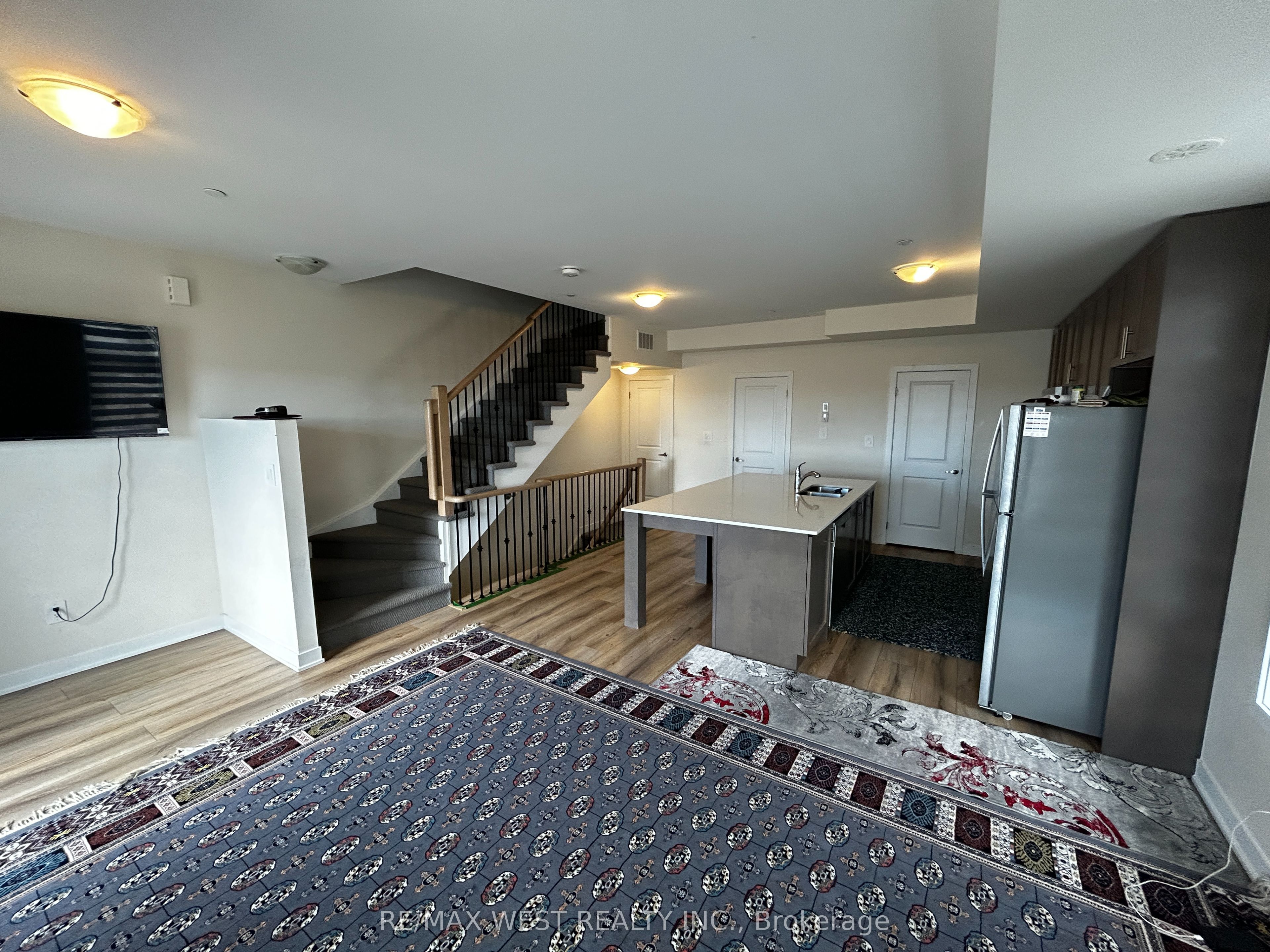 755 Omega Drive 216, Pickering, ON L1V 0H1 photo 5