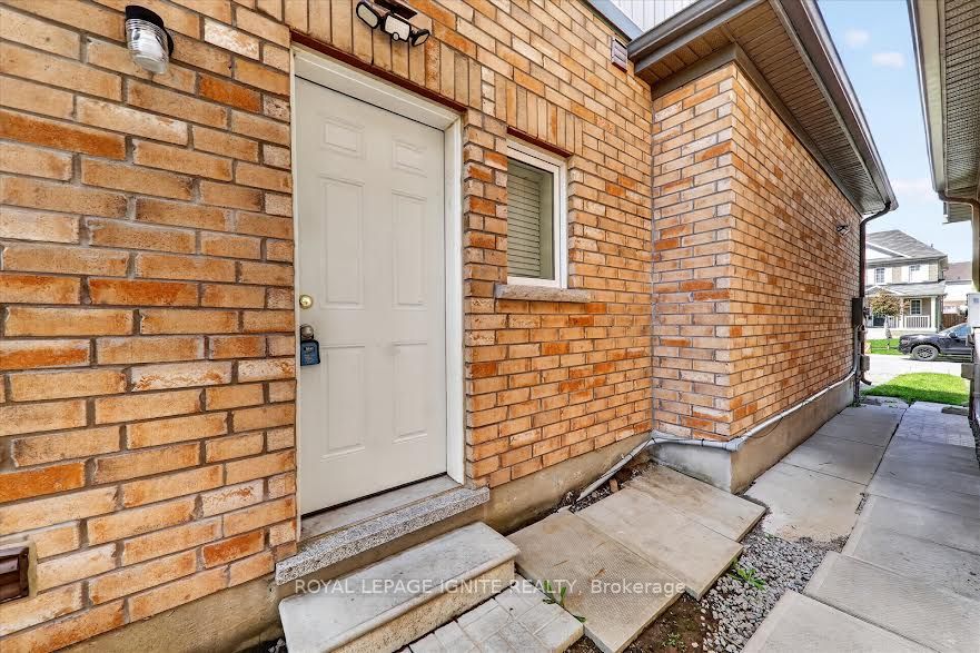 67 Henry Smith Avenue BSMT, Clarington, ON L1C 0W1 photo 2
