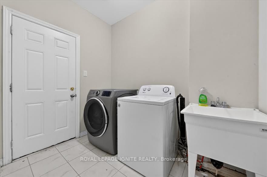 67 Henry Smith Avenue BSMT, Clarington, ON L1C 0W1 photo 4