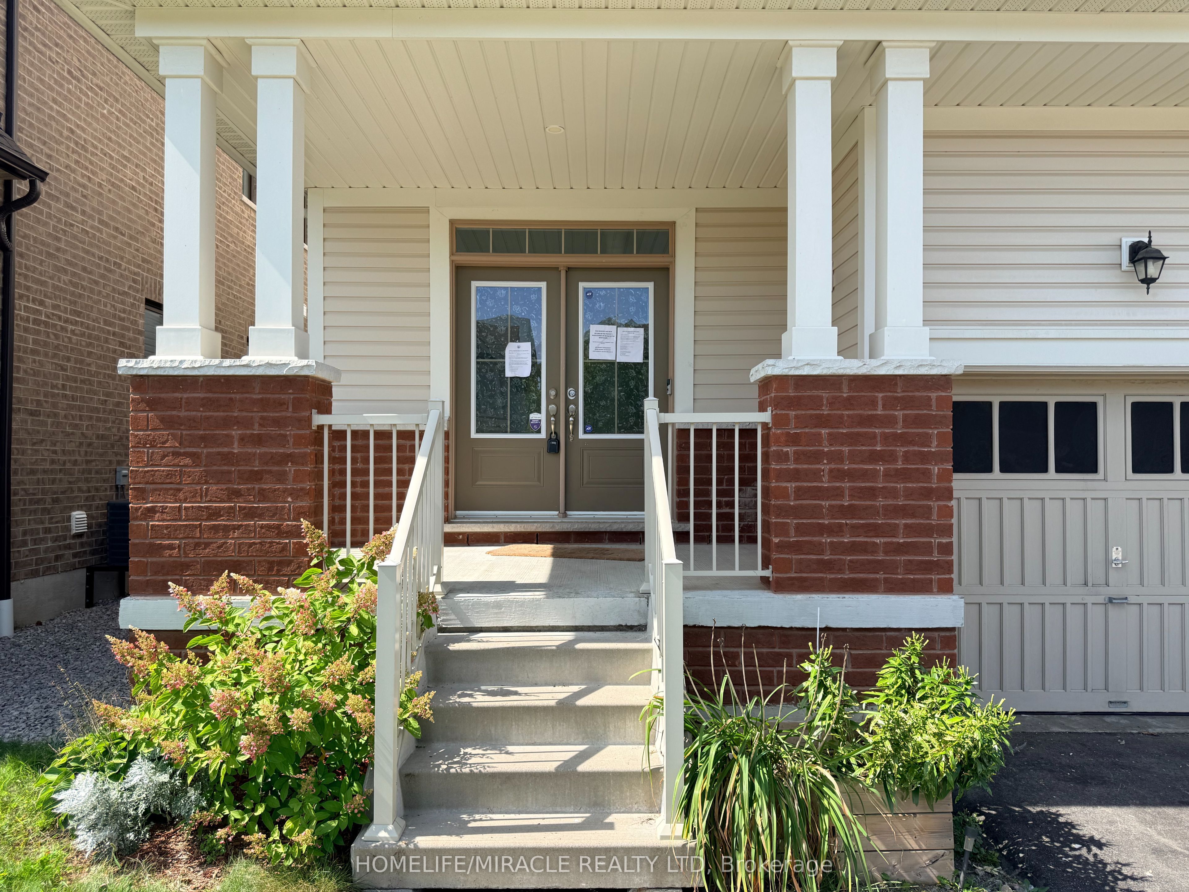 42 Arthur Mclaughlin Street, Clarington, ON L1C 0T6 photo 3