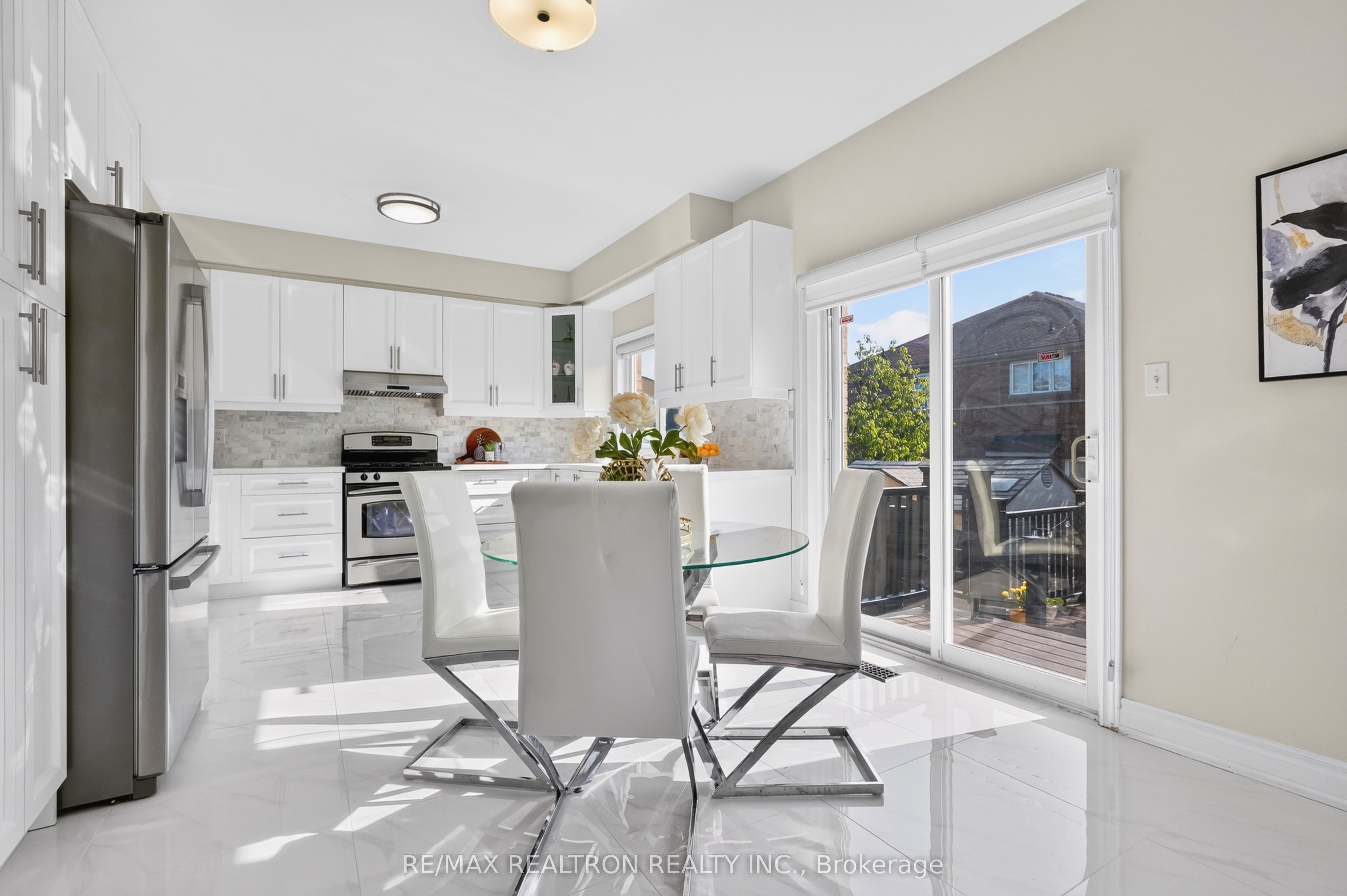 18 Carter-Bennett Drive, Ajax, ON L1T 4N5 photo 4
