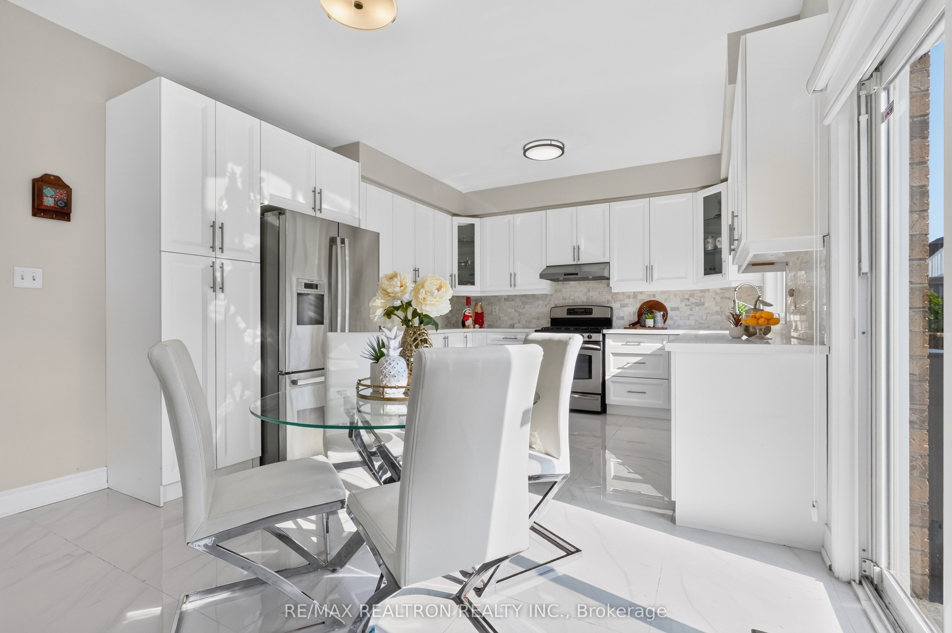 18 Carter-Bennett Drive, Ajax, ON L1T 4N5 photo 5