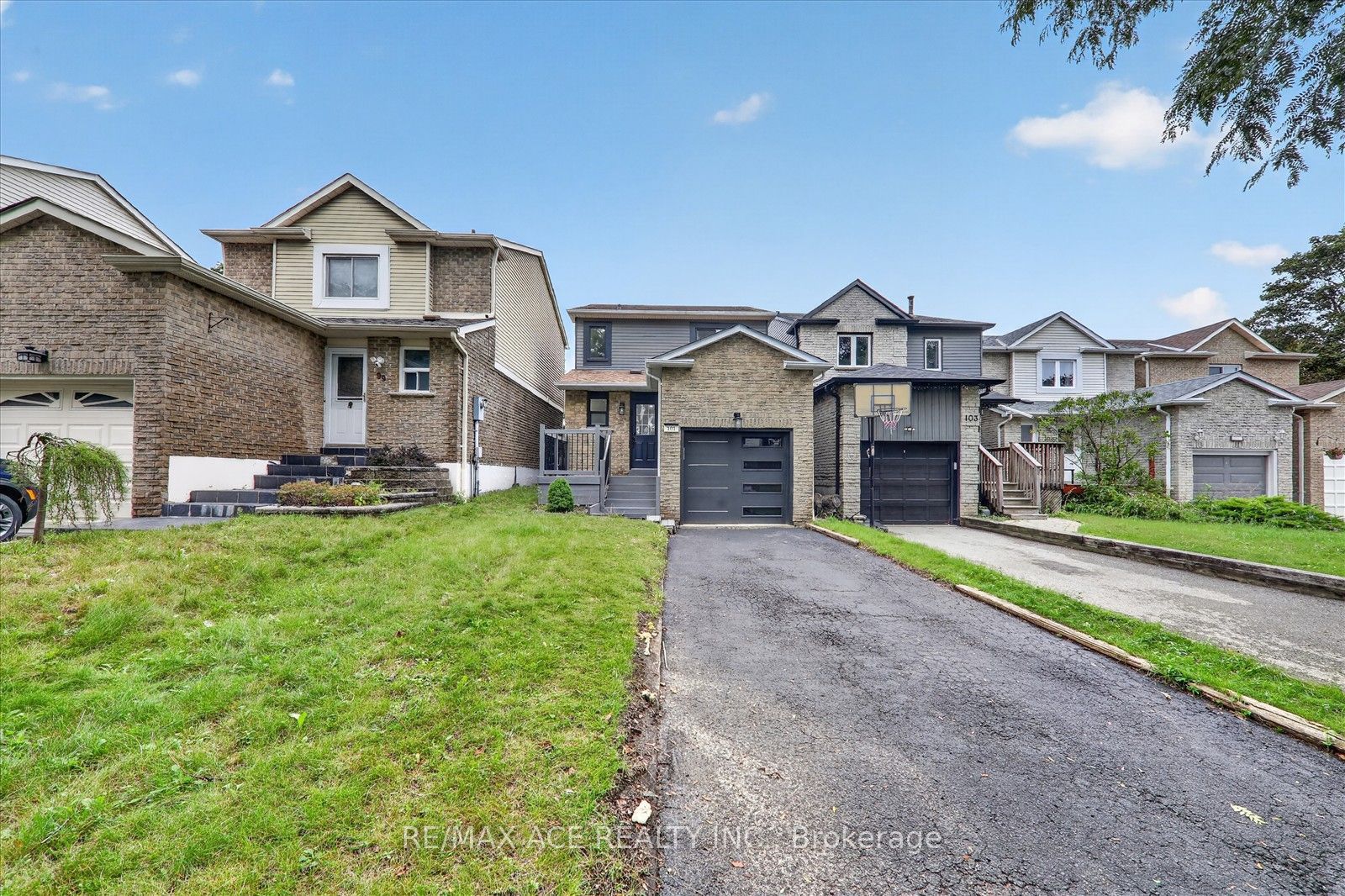 101 Greenfield Crescent, Whitby, ON L1N 7G2 photo 2