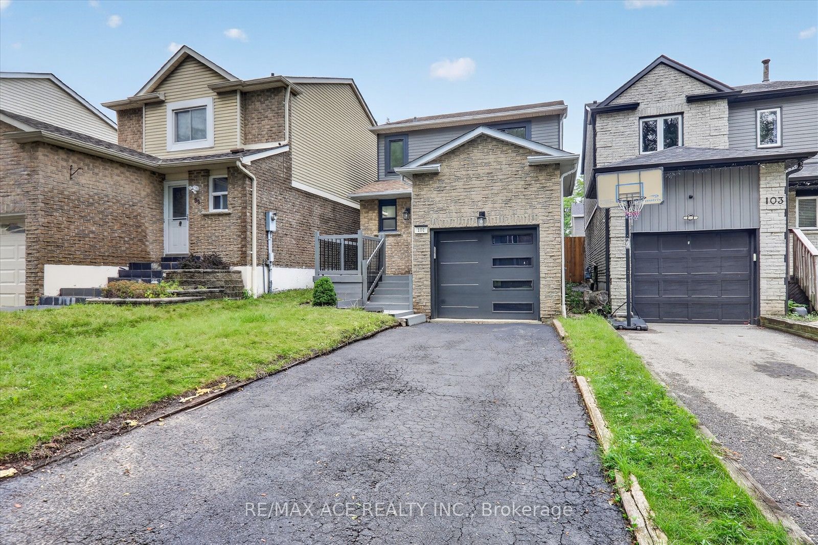 101 Greenfield Crescent, Whitby, ON L1N 7G2 photo 3