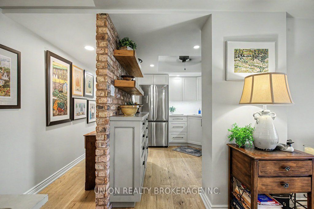 1093 Kingston Road 905, Toronto, ON M1N 4E2 photo 4