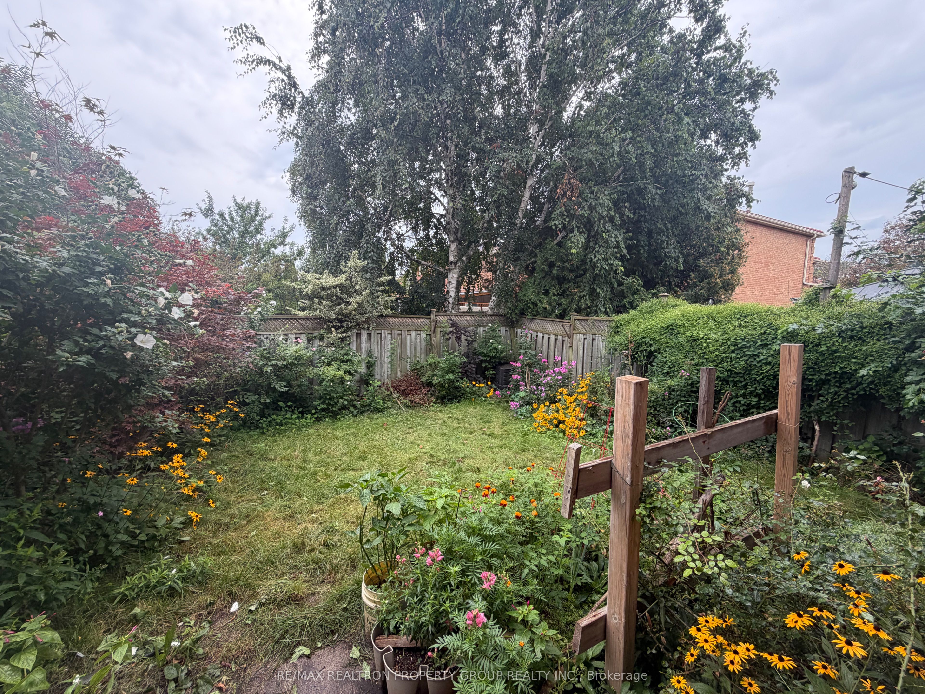 29 David Drive, Toronto, ON M1E 5E5 photo 3