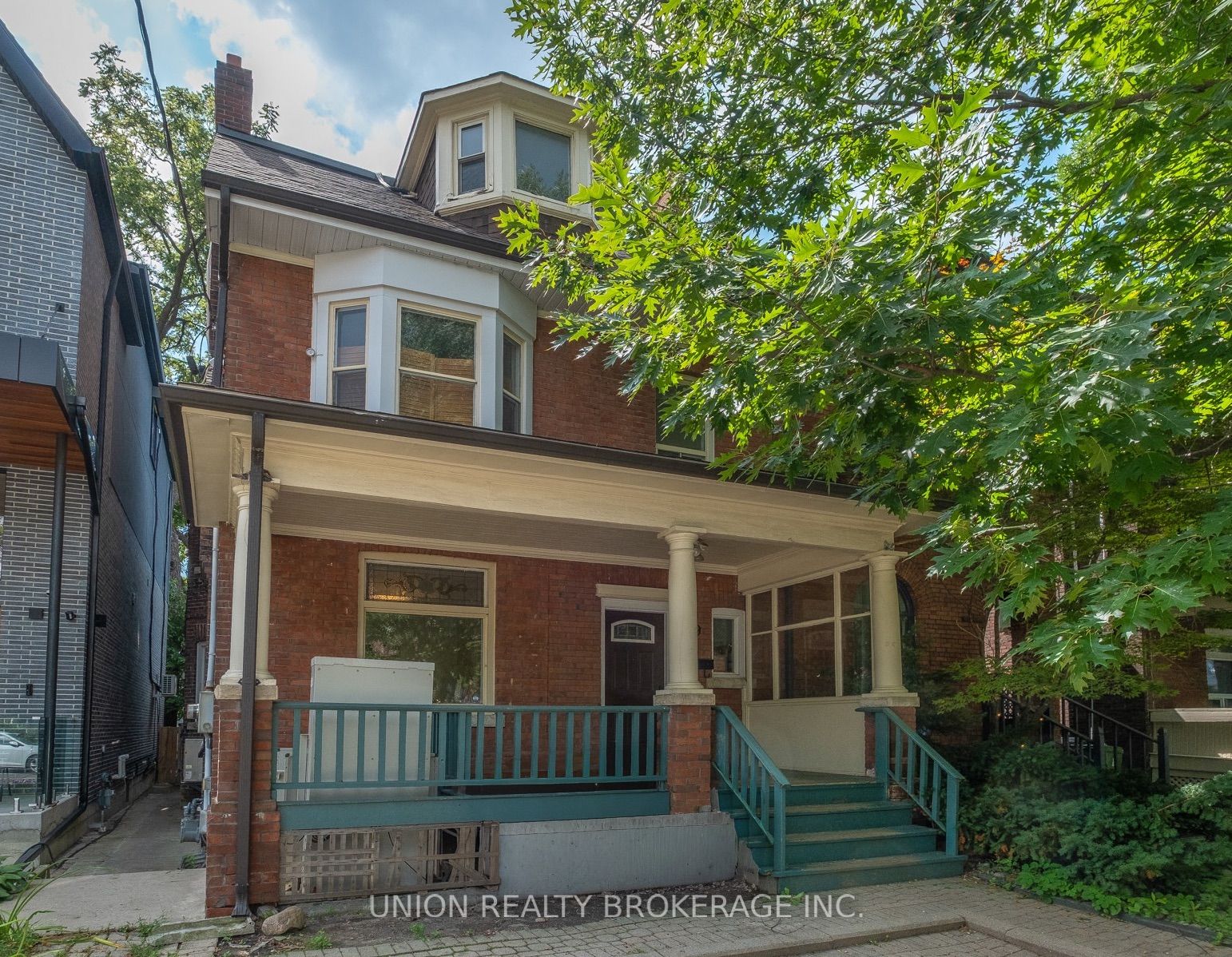 9 Simpson Avenue, Toronto, ON M4K 1A1