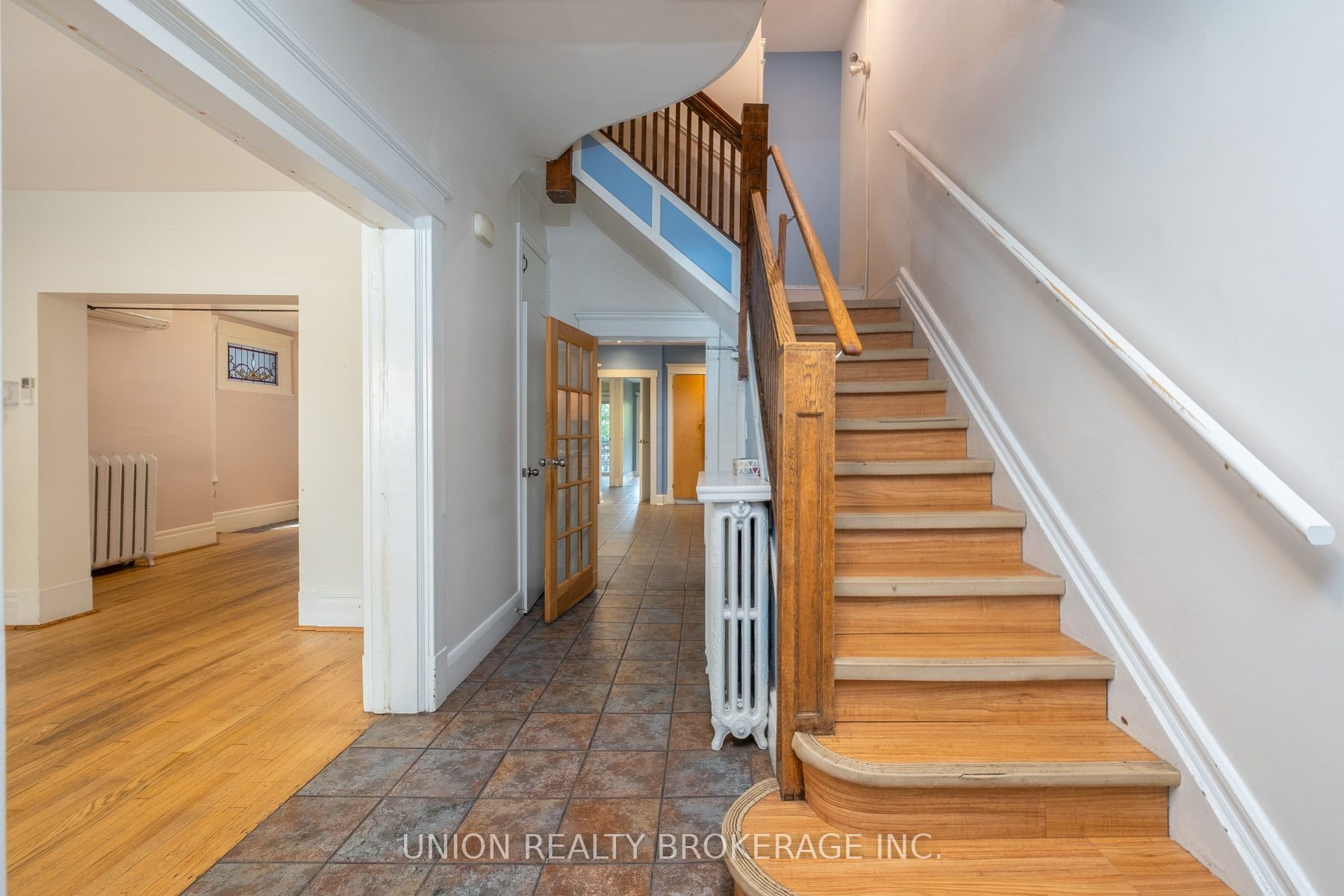 9 Simpson Avenue, Toronto, ON M4K 1A1 photo 2