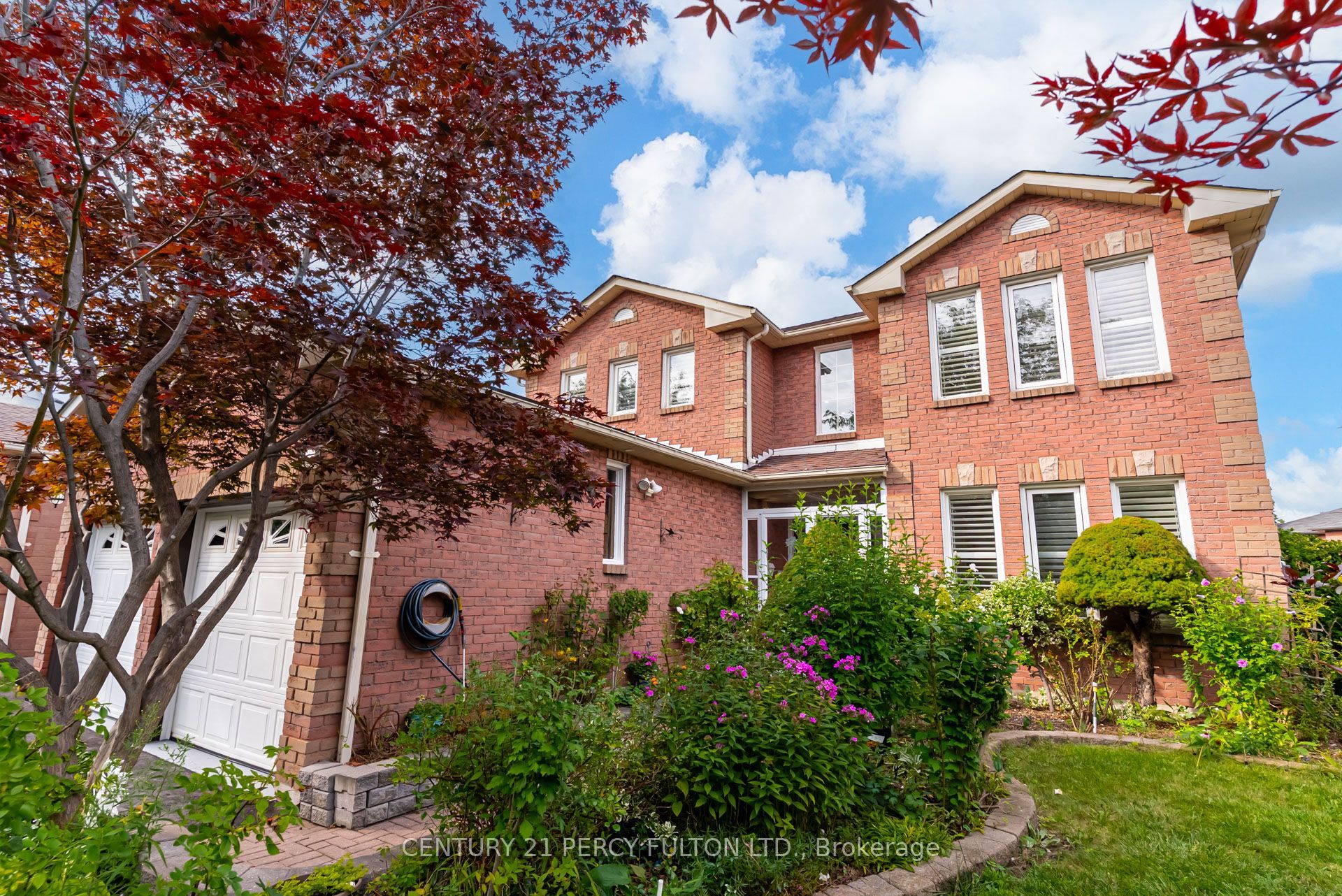 27 Dagwell Crescent, Ajax, ON L1T 3M8 photo 2