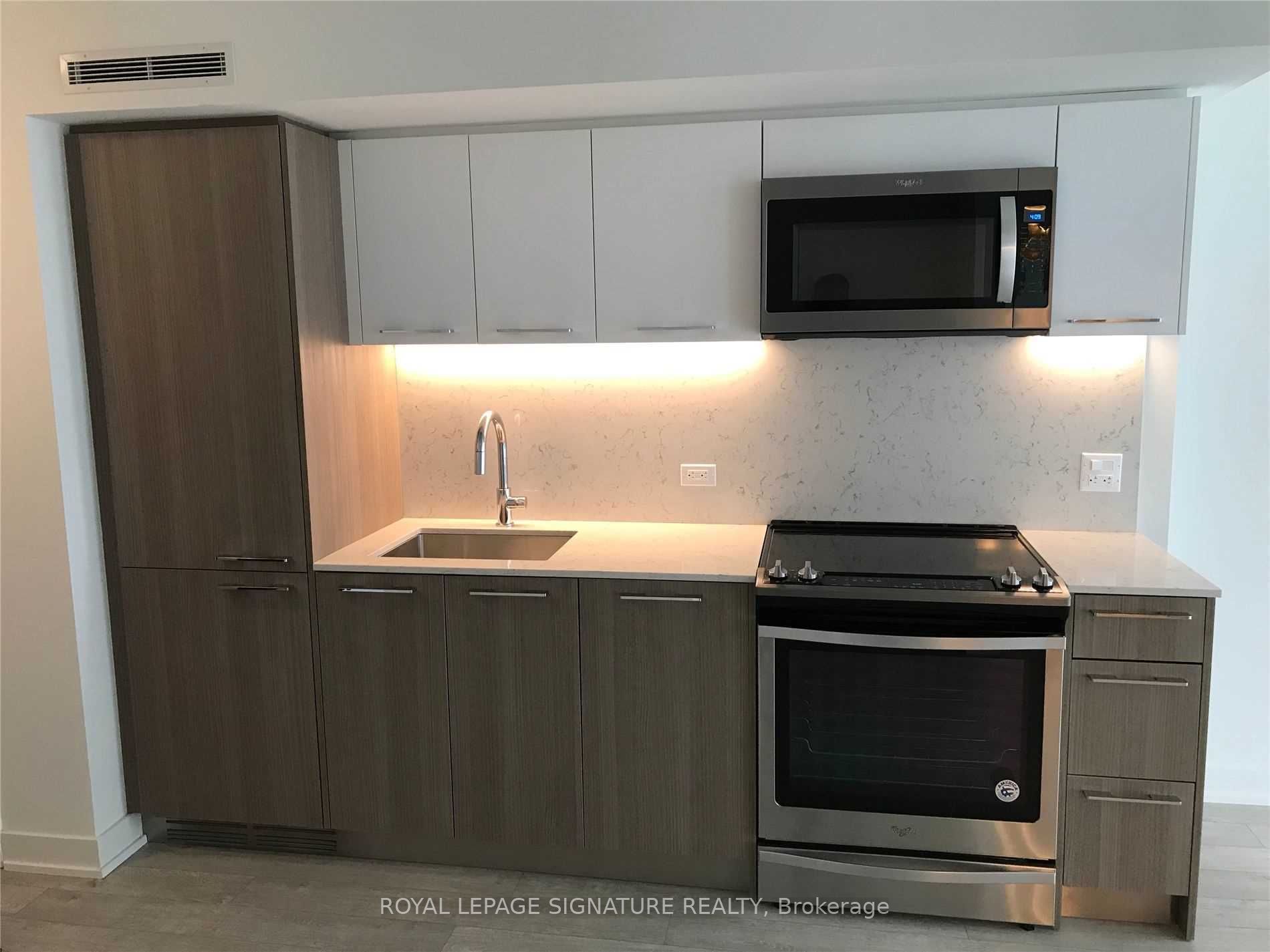 15 Baseball Place 725, Toronto, ON M4M 0E6 photo 5