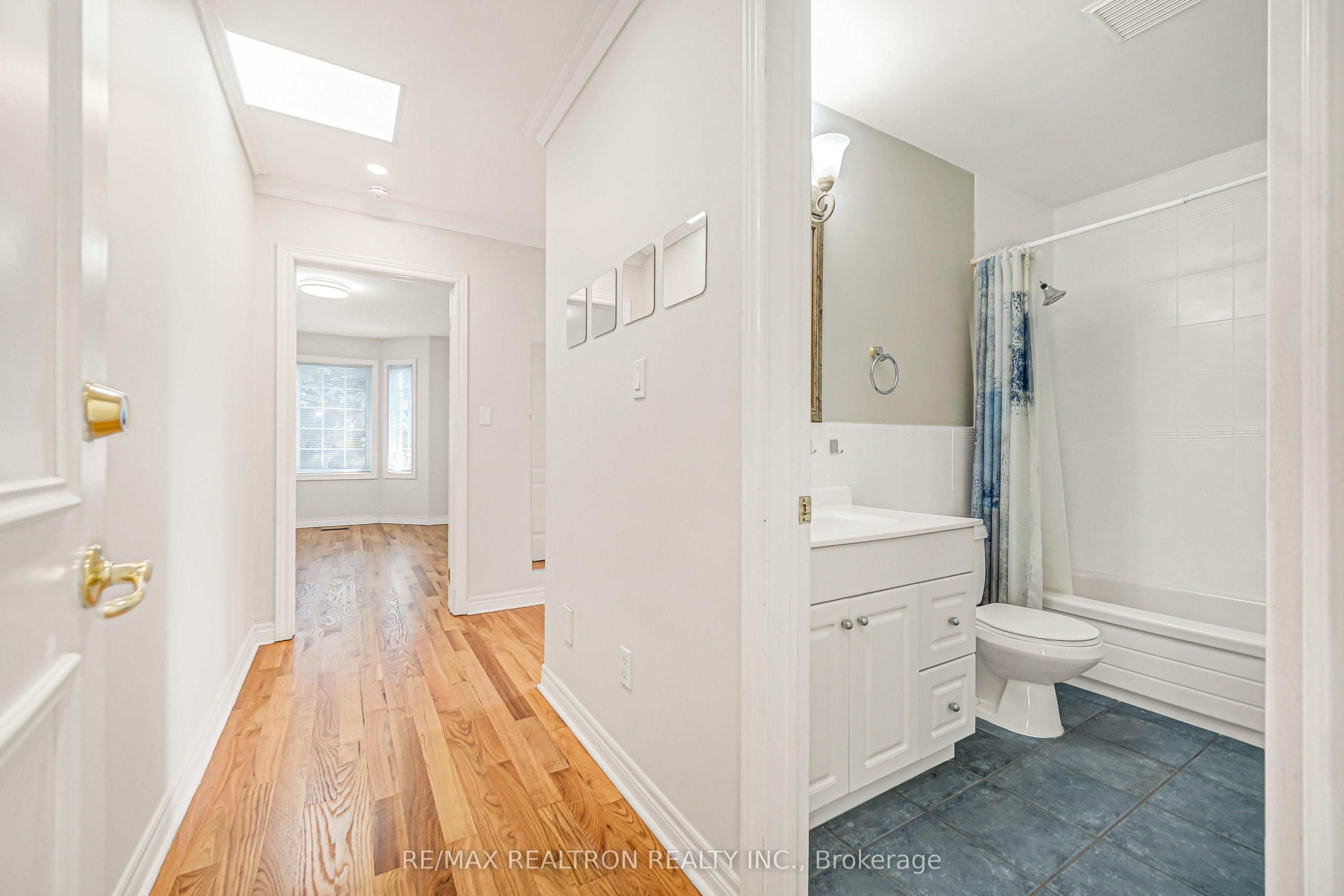 454 Donlands Avenue A2, Toronto, ON M4J 3S5 photo 5
