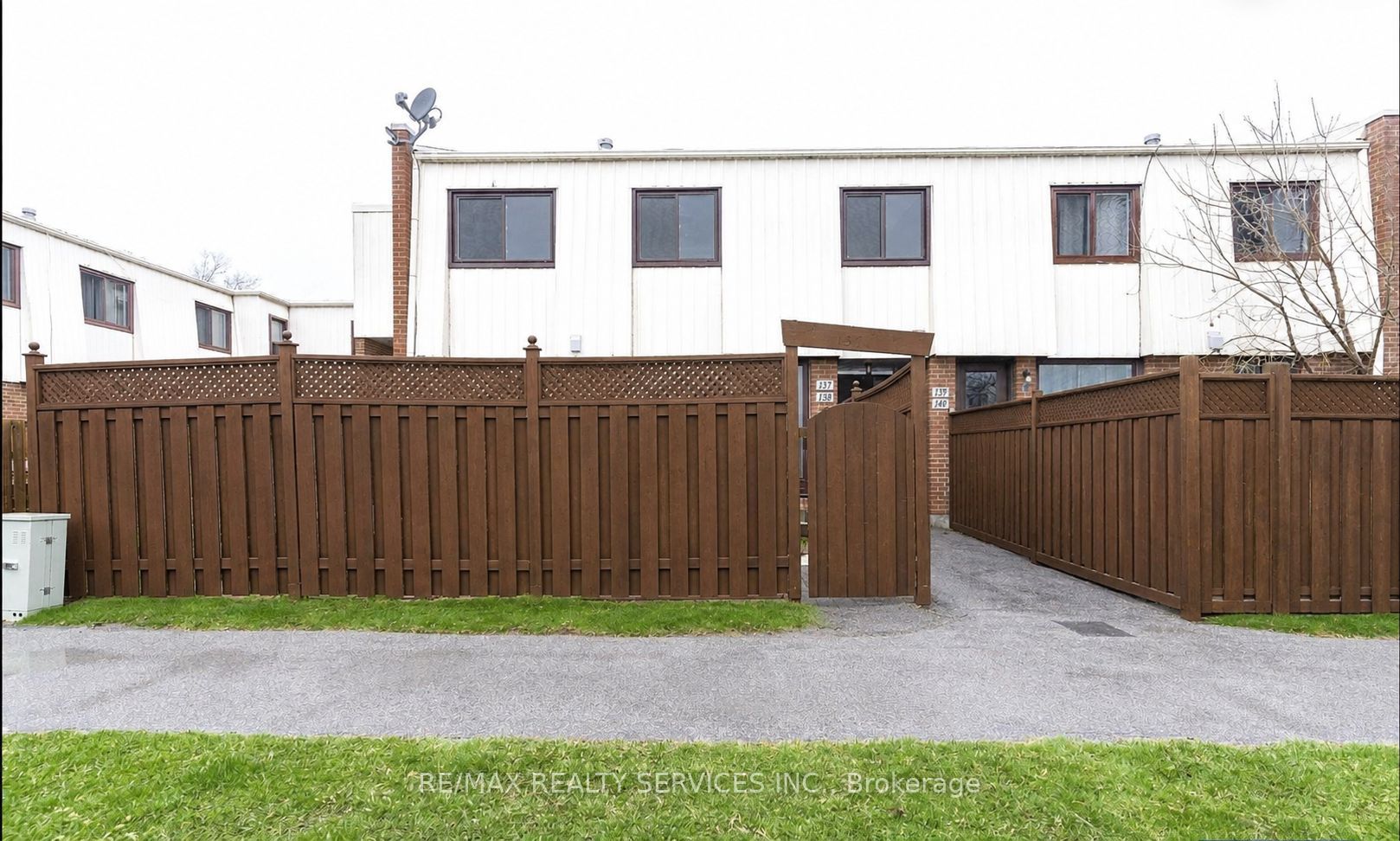 1100 Oxford Street 137, Oshawa, ON L1J 6G4 photo 2