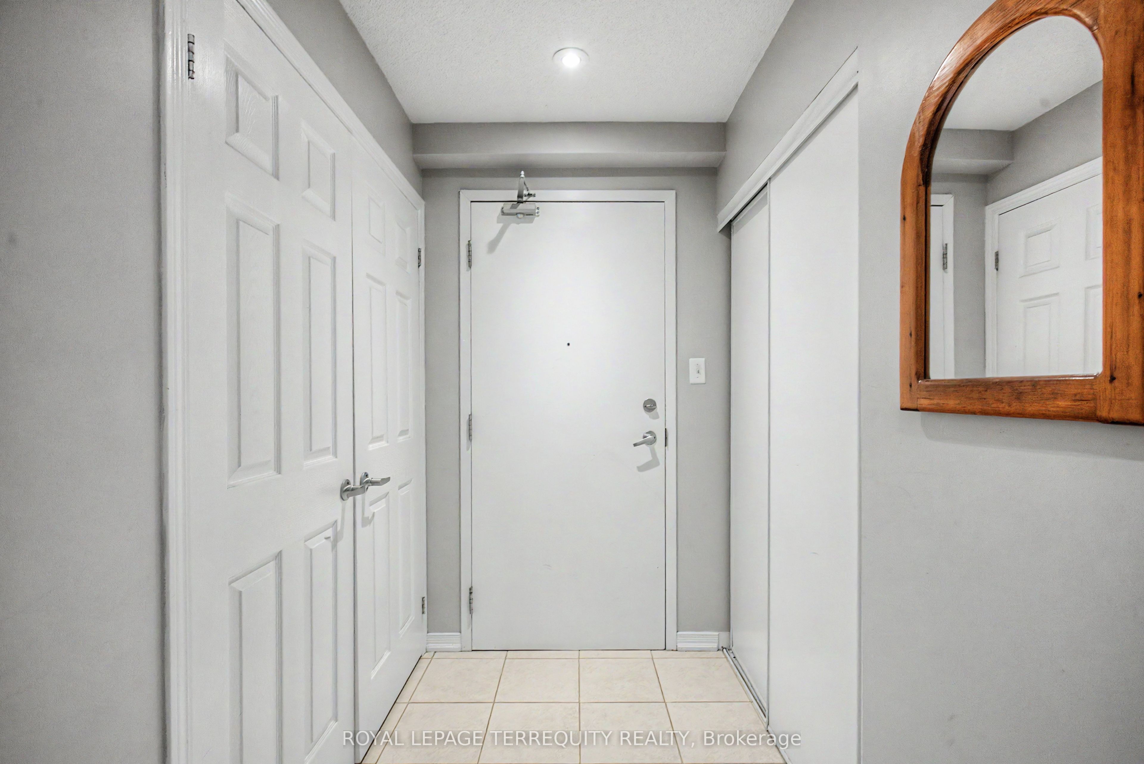124 Aspen Springs Drive 309, Clarington, ON L1C 0G8 photo 5