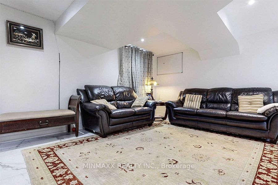 3 Fairway (Basement) Drive, Toronto, ON M1J 2R1 photo 3