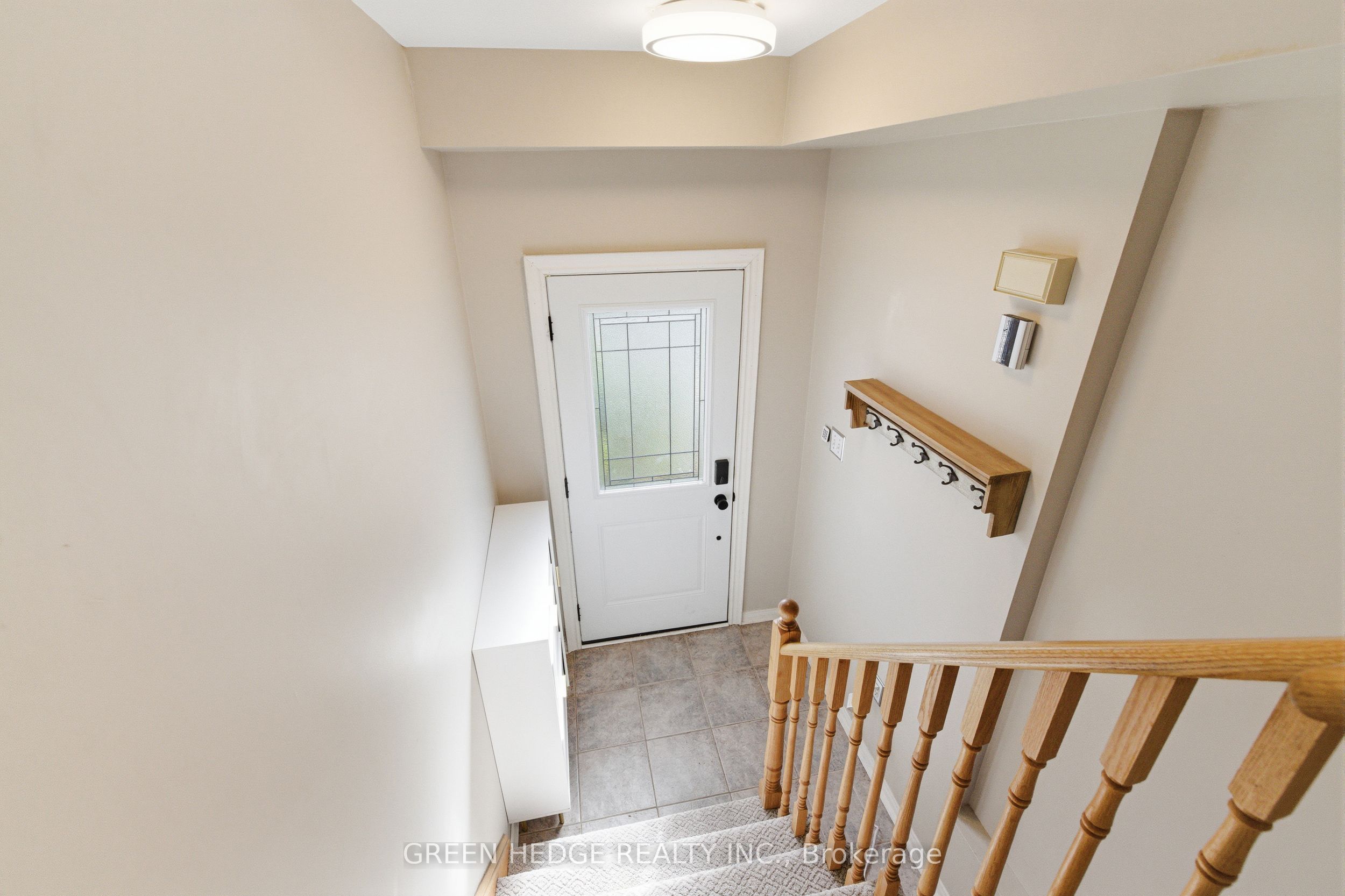 1557 Hummingbird Court, Pickering, ON L1V 7H8 photo 5