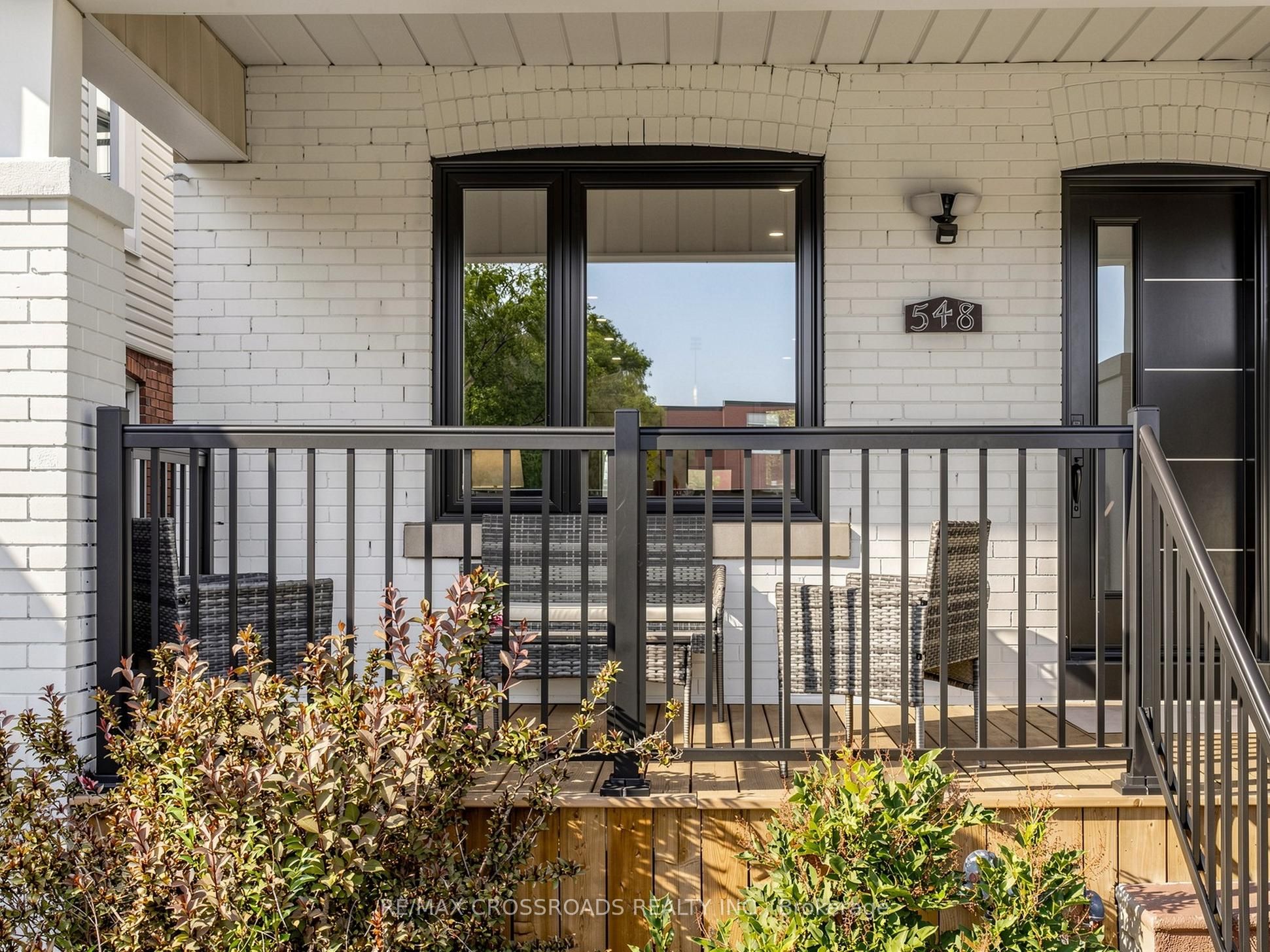 548 Glebeholme Boulevard, Toronto, ON M4C 1V4 photo 2