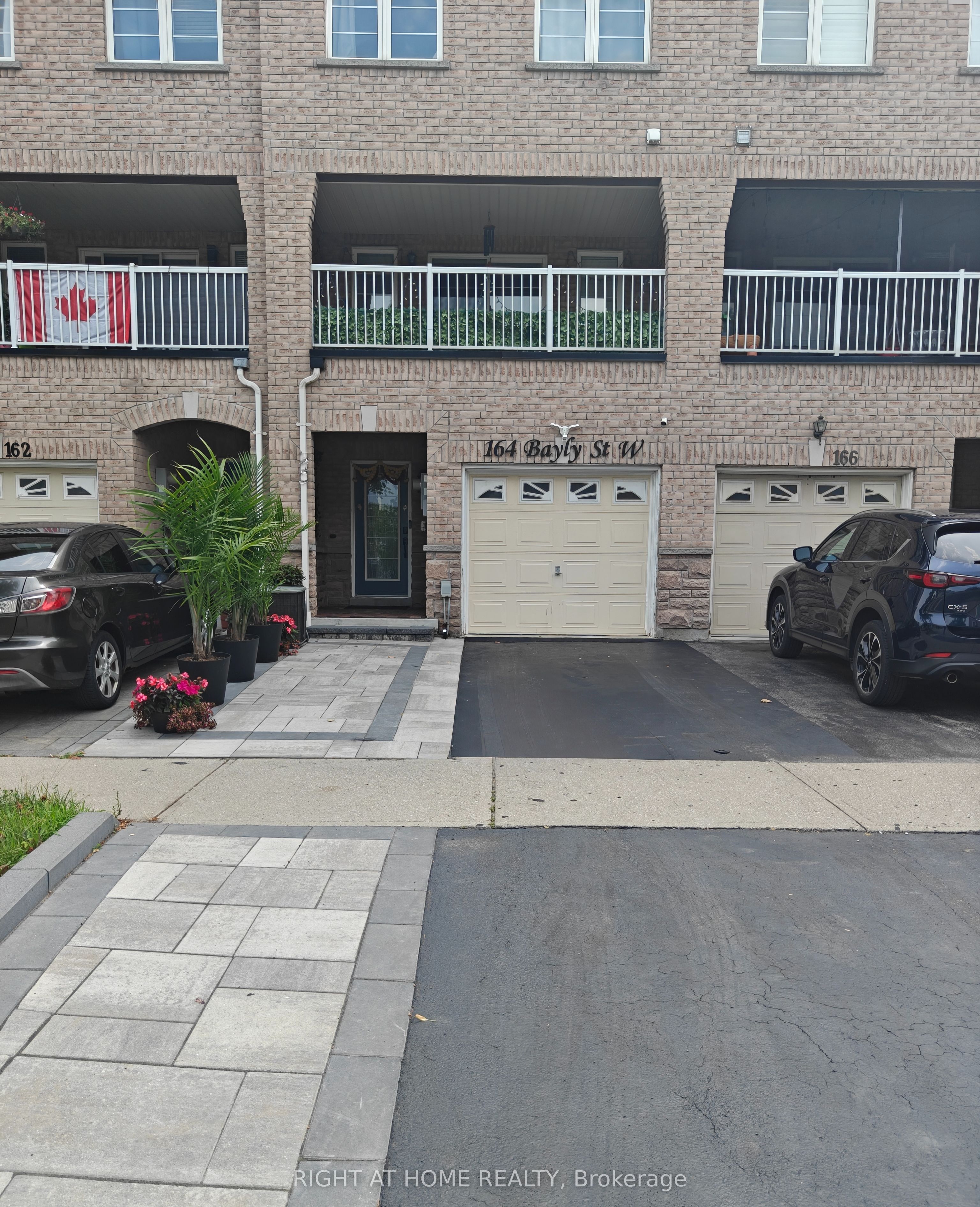 164 Bayly Street W Main, Ajax, ON L1S 0C3 photo 2