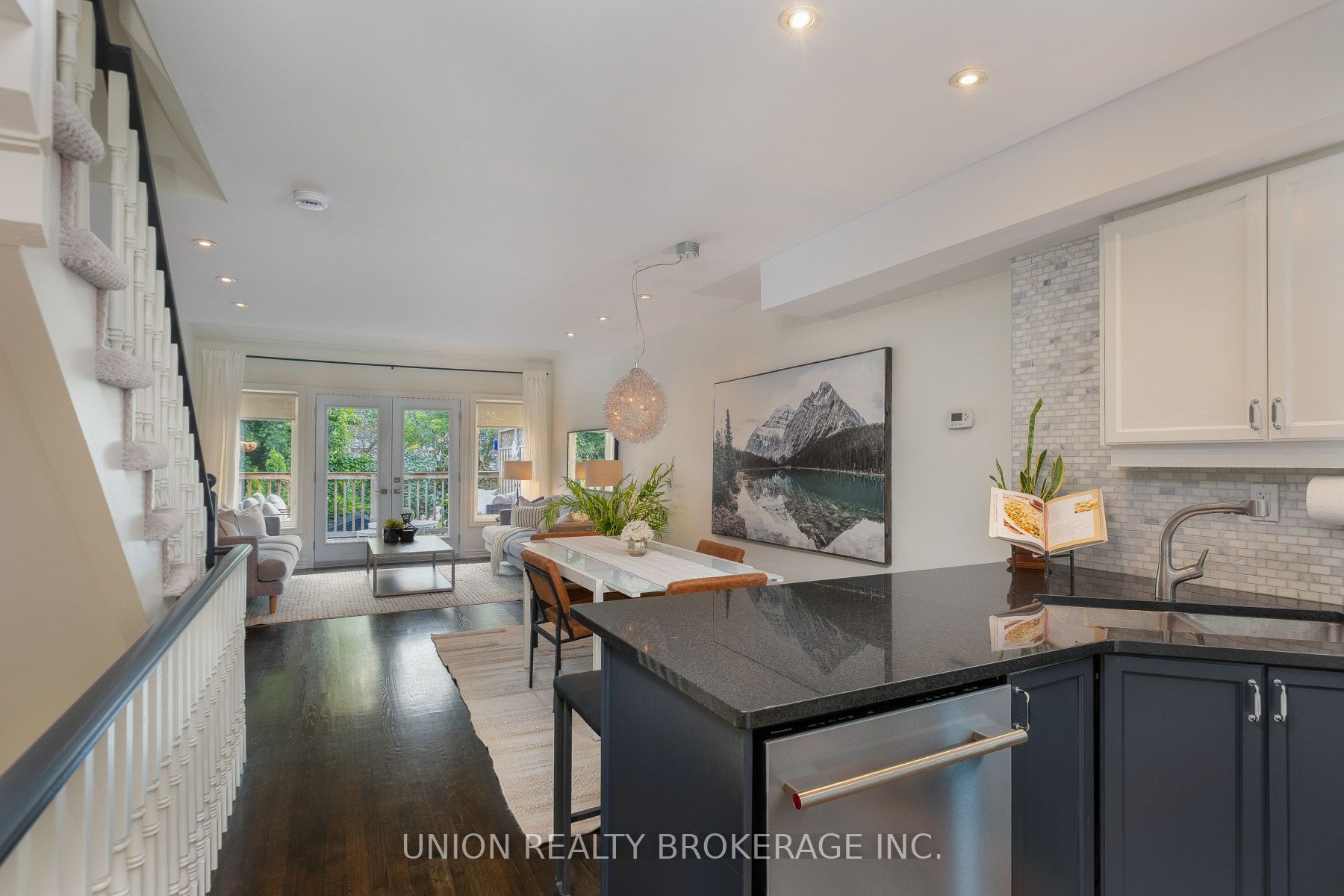 477 Rhodes Avenue, Toronto, ON M4L 3A6 photo 3