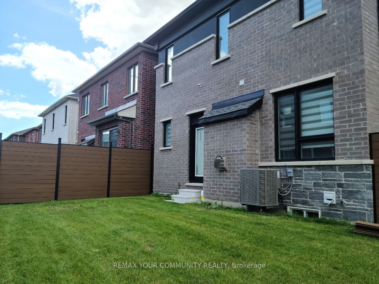 3115 Blazing Star Avenue, Pickering, ON L1Y 0B5 photo 3