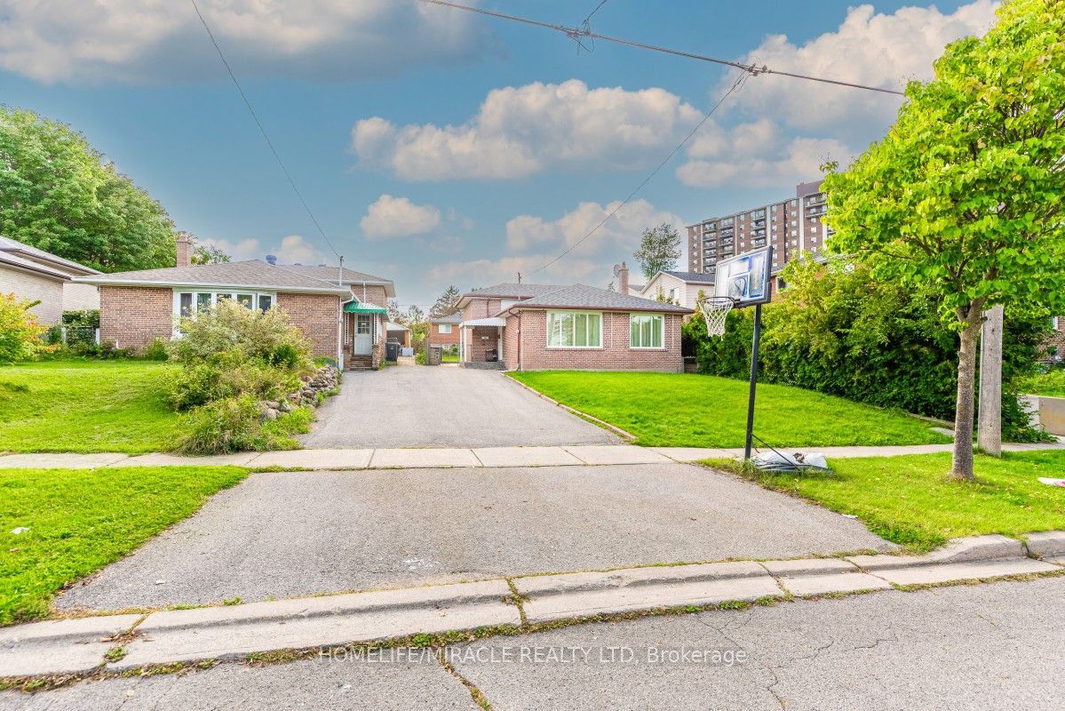 20 Mayhill Crescent, Toronto, ON M1G 1K6 photo 3