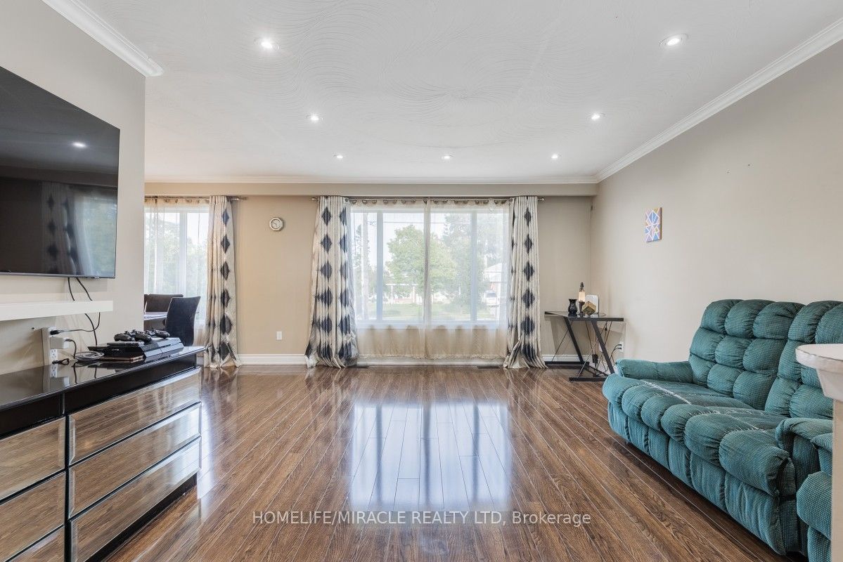 20 Mayhill Crescent, Toronto, ON M1G 1K6 photo 5