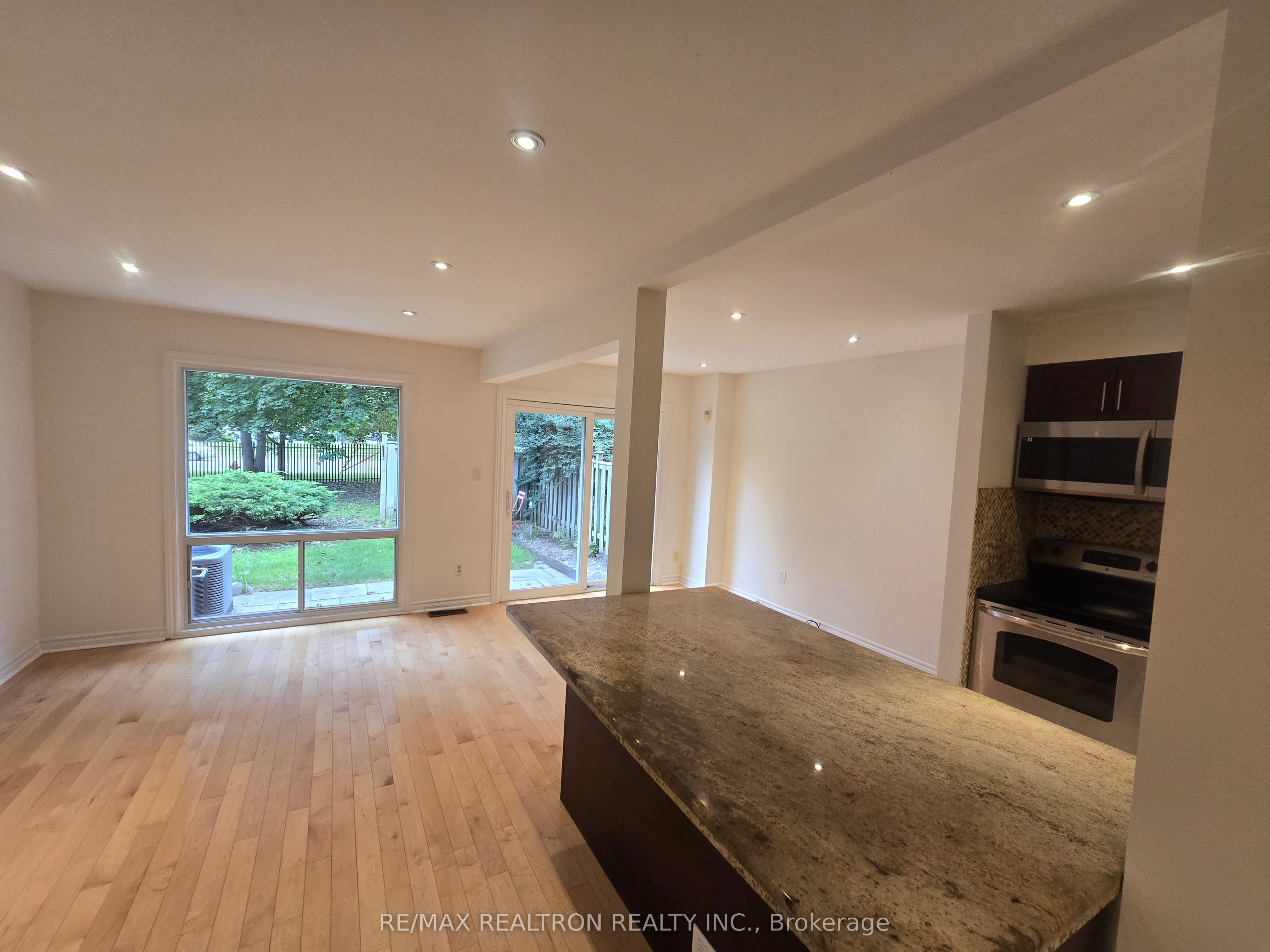 119 Huntingdale Boulevard, Toronto, ON M1W 1T2 photo 2