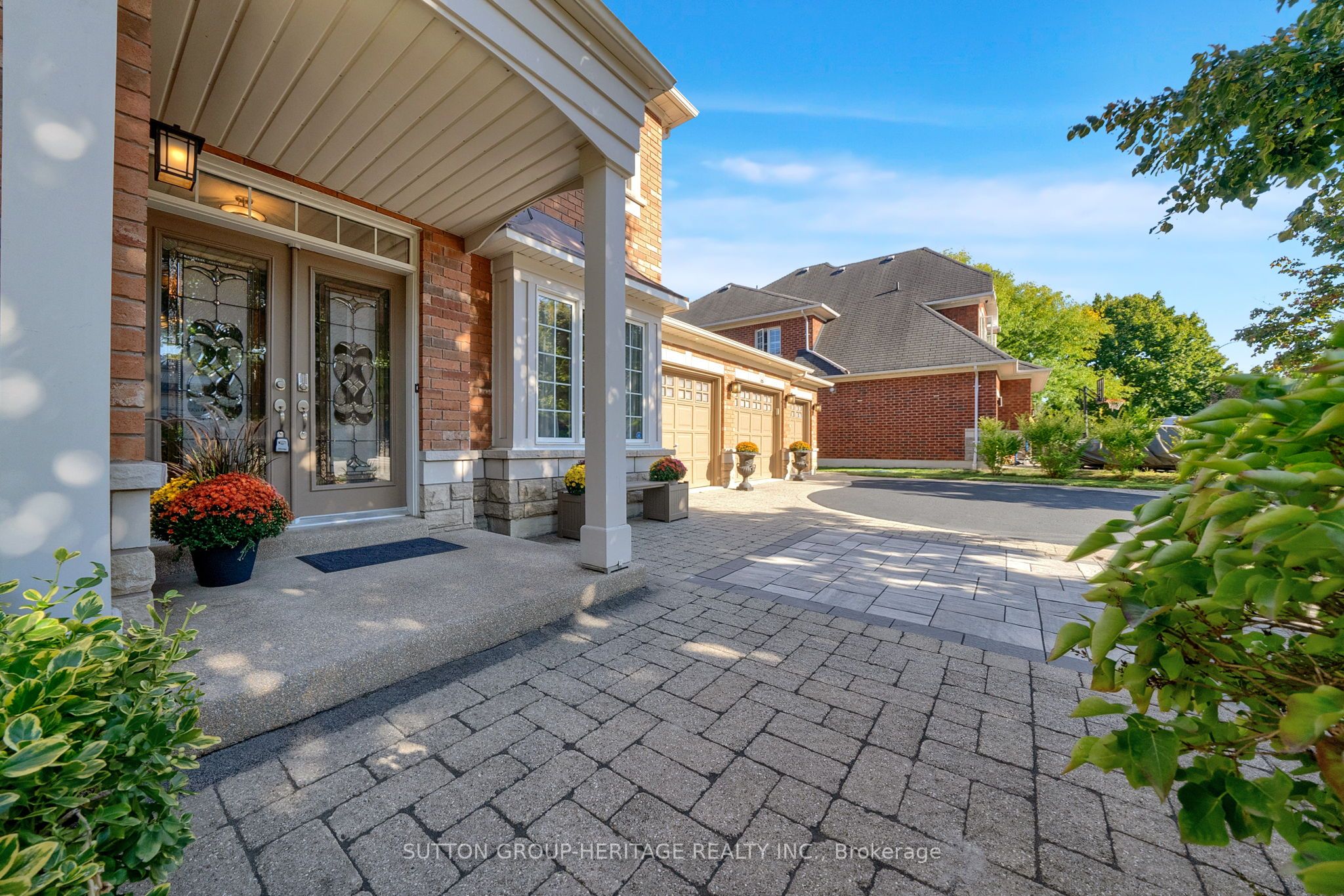 102 Kennett Drive, Whitby, ON L1P 1L5 photo 2