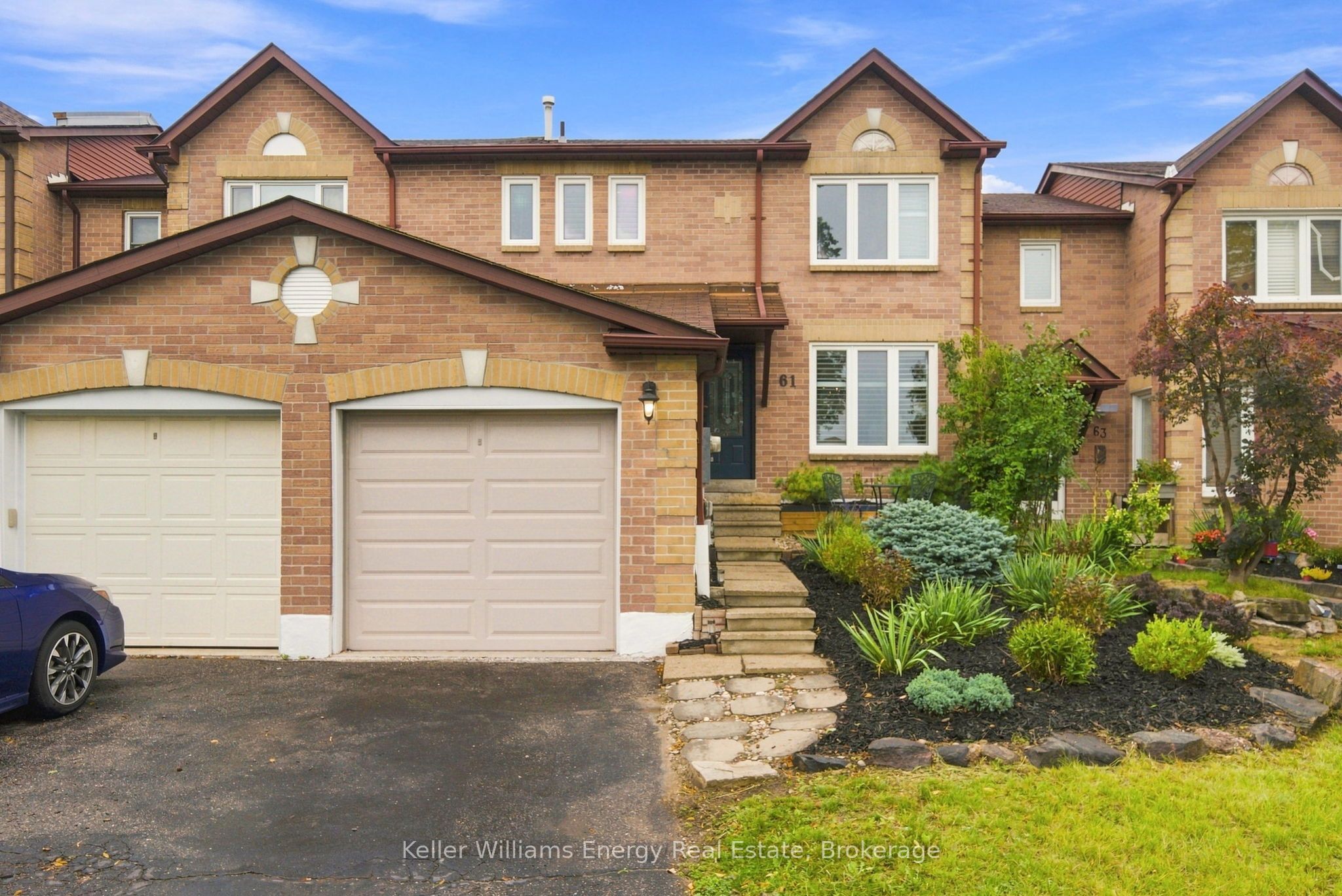61 Fernbank Place, Whitby, ON L1R 1T1