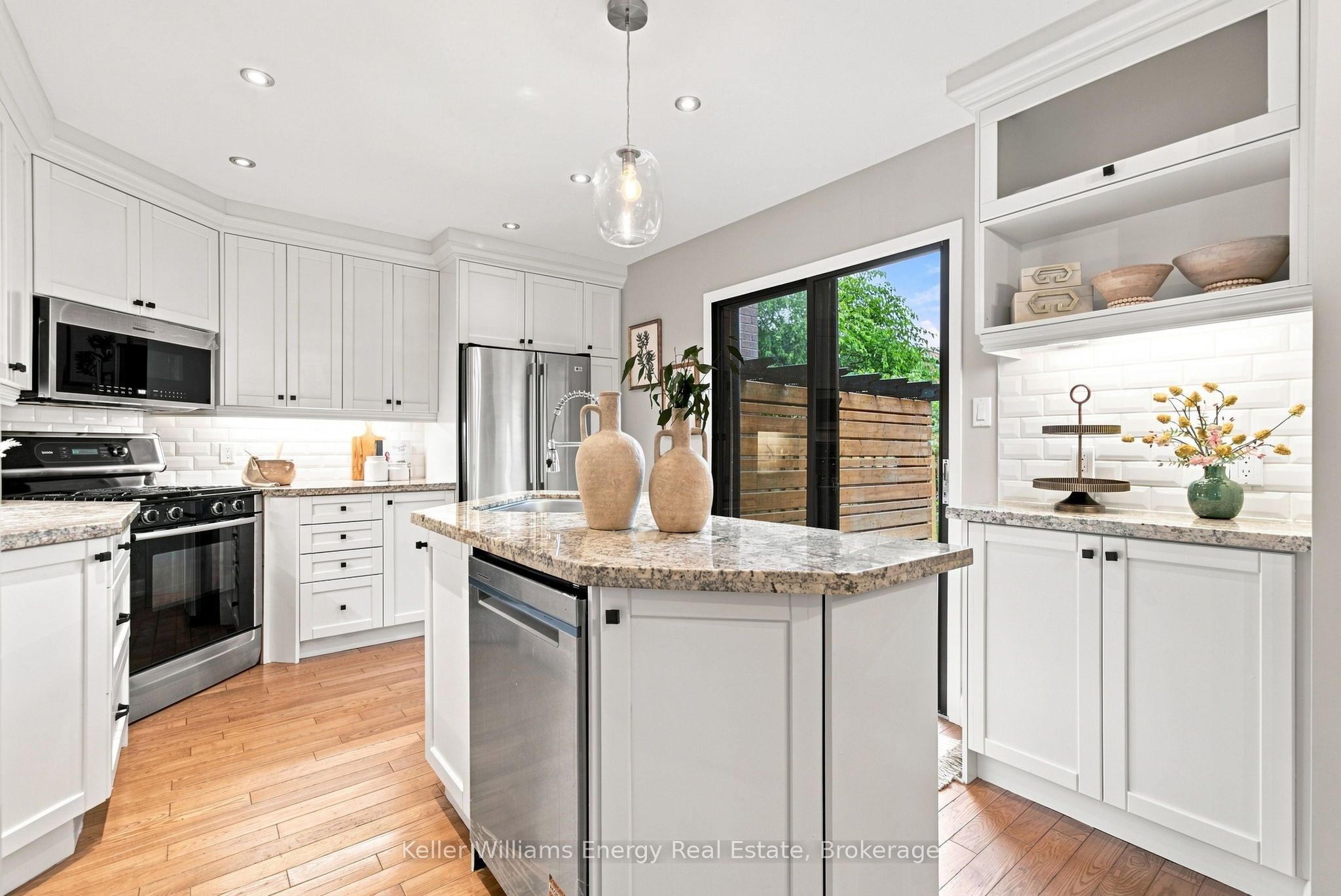 61 Fernbank Place, Whitby, ON L1R 1T1 photo 4