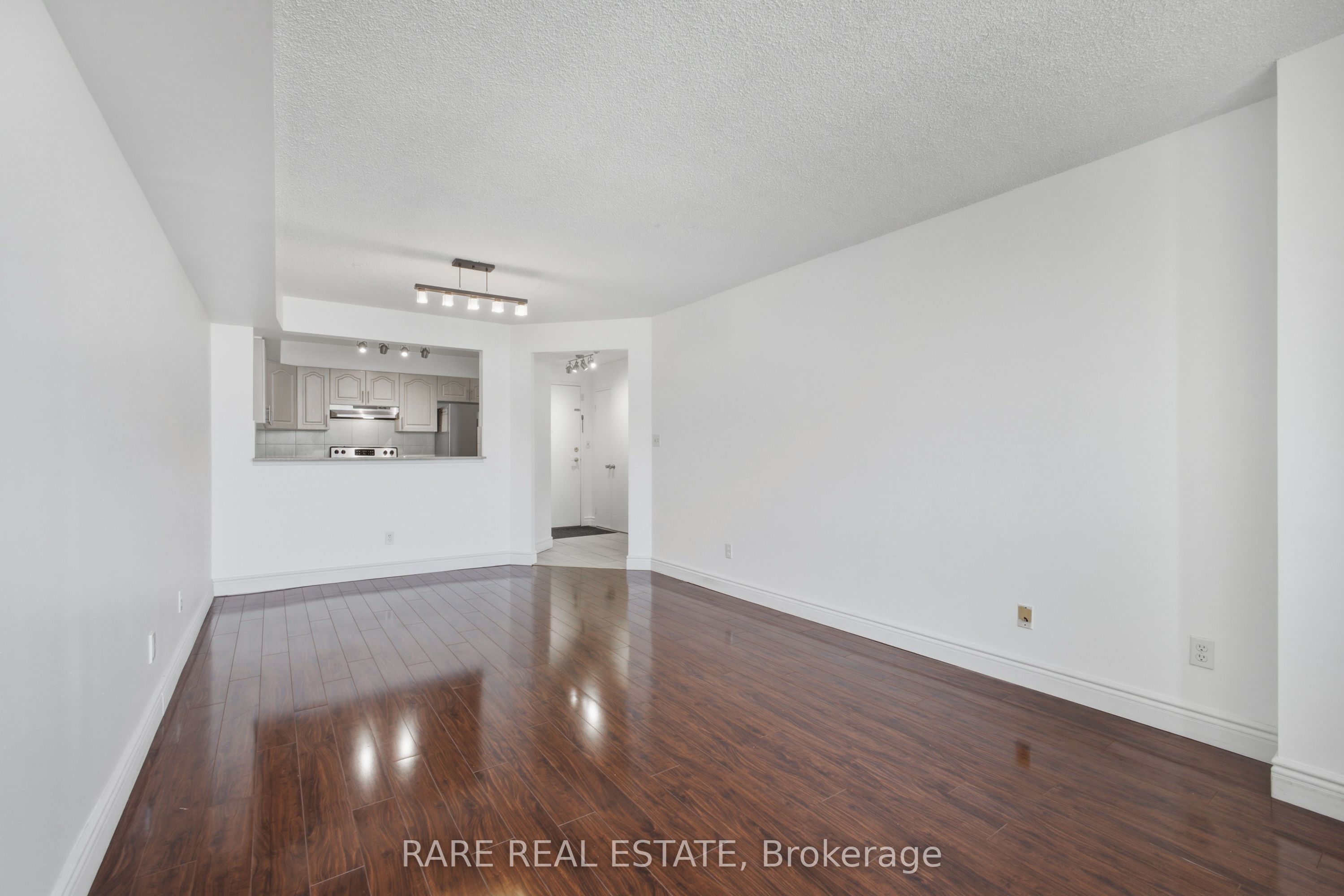 400 Mclevin Avenue 1807, Toronto, ON M1B 5J4 photo 5