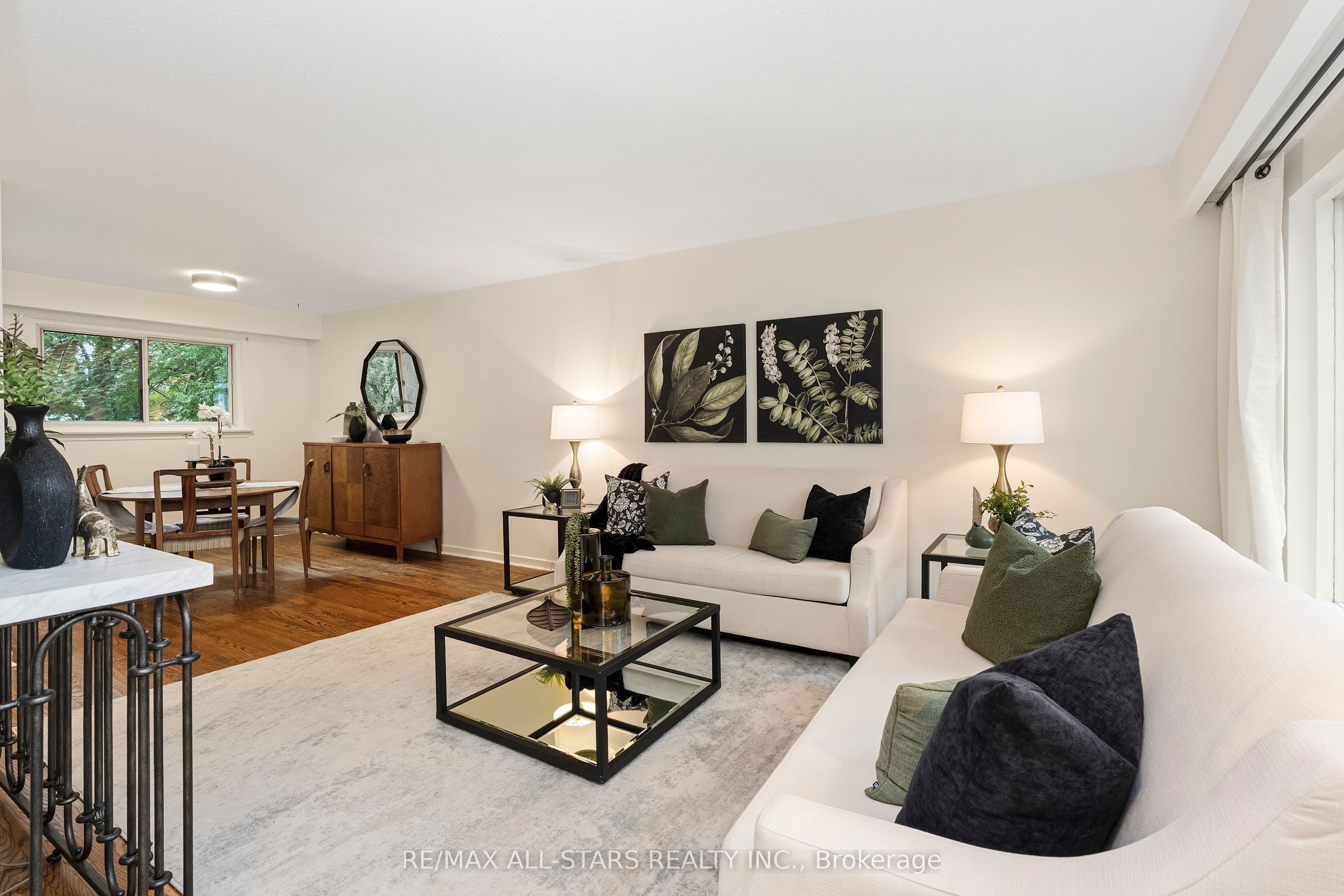 11 Gillbank Crescent, Toronto, ON M1E 4H8 photo 2