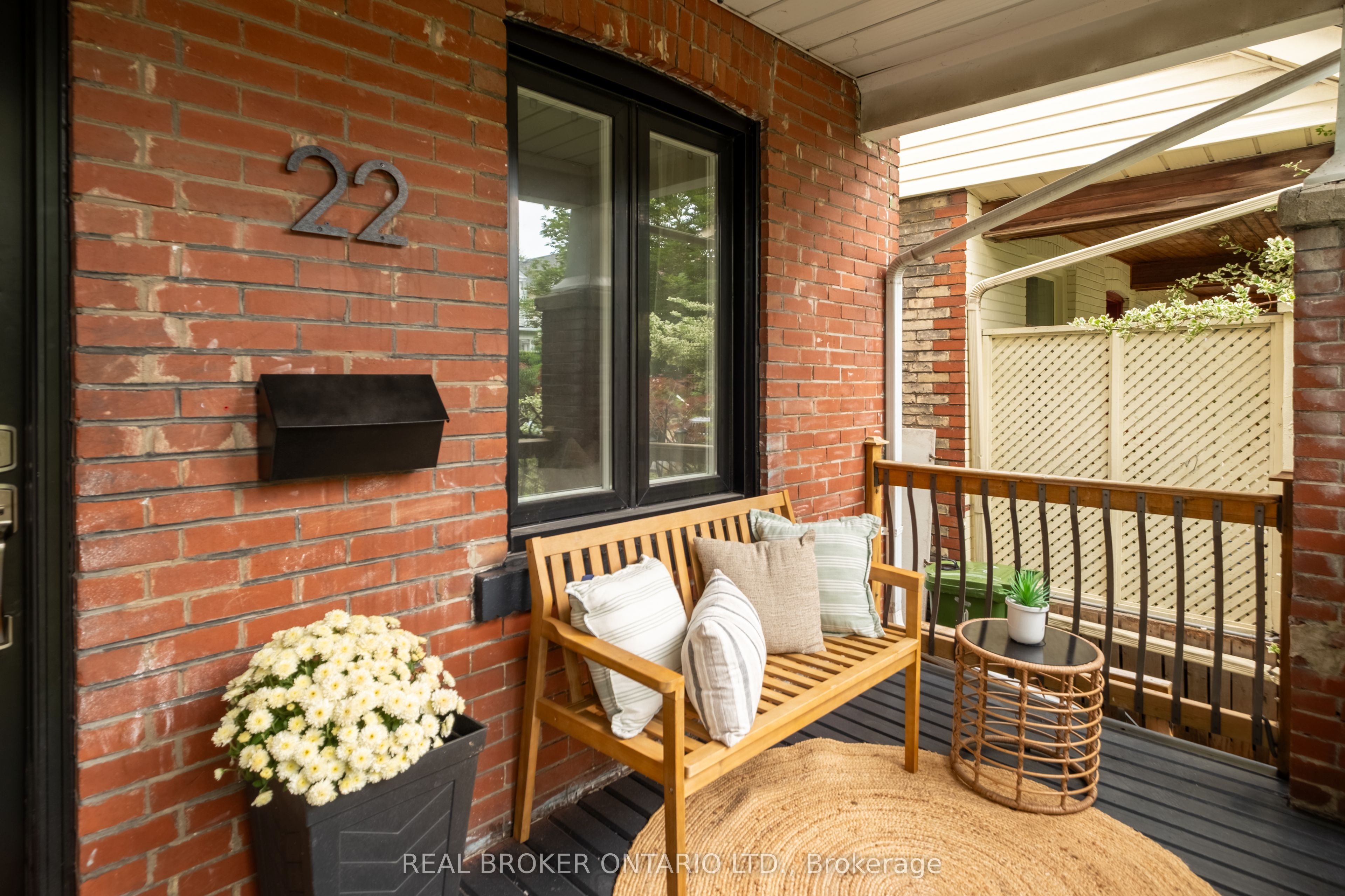 22 Stephenson Avenue, Toronto, ON M4C 1G1
