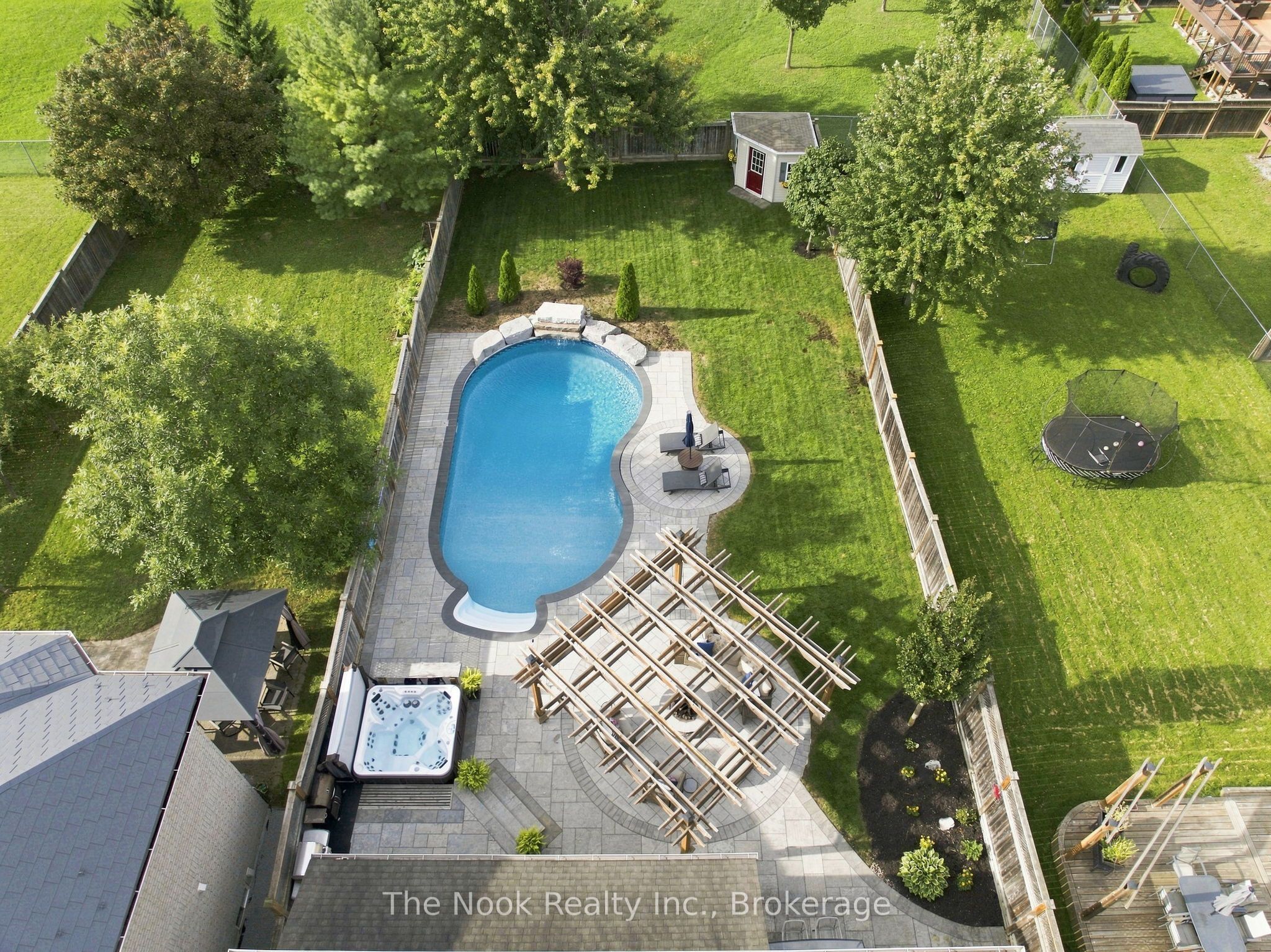 412 Meadow Street, Oshawa, ON L1L 1C1 photo 2