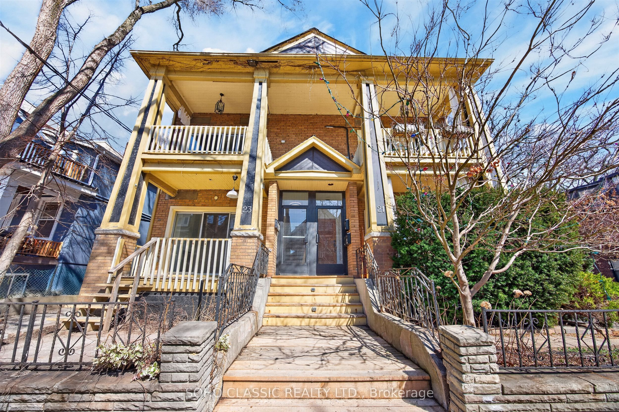 23 Fernwood Park Avenue, Toronto, ON M4E 3E9