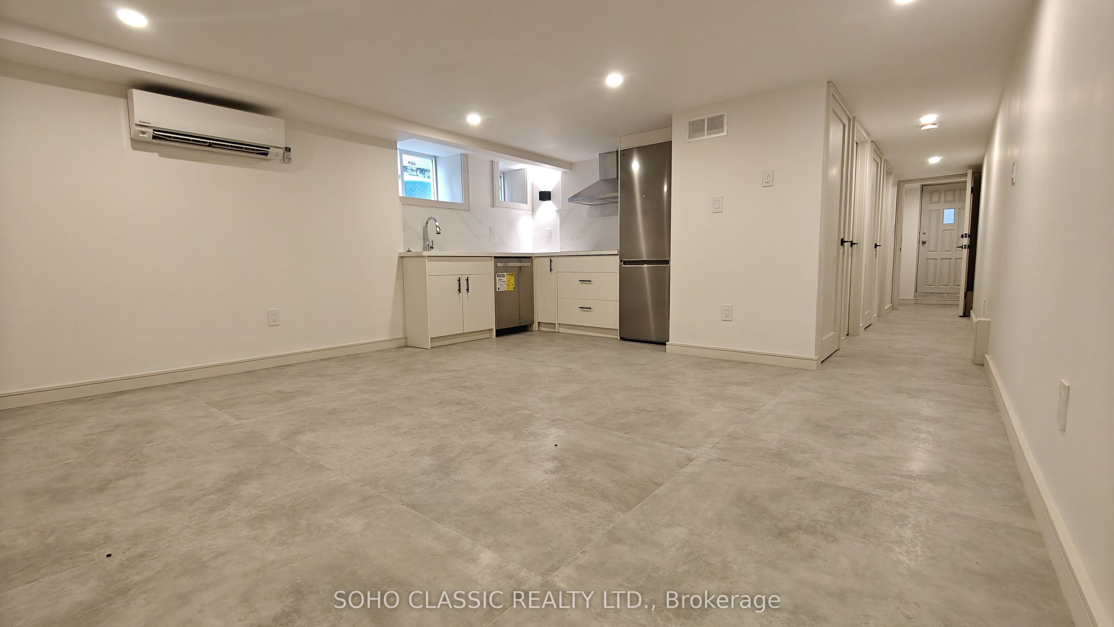 23 Fernwood Park Avenue, Toronto, ON M4E 3E9 photo 2