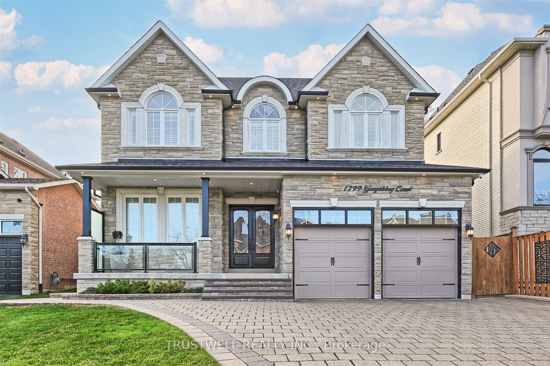 1799 Grayabbey Court, Pickering, ON L1V 7G2